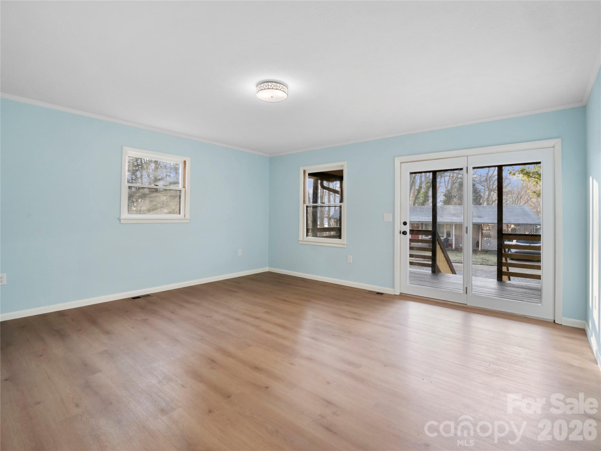 81 Fairview Heights - Photo 3
