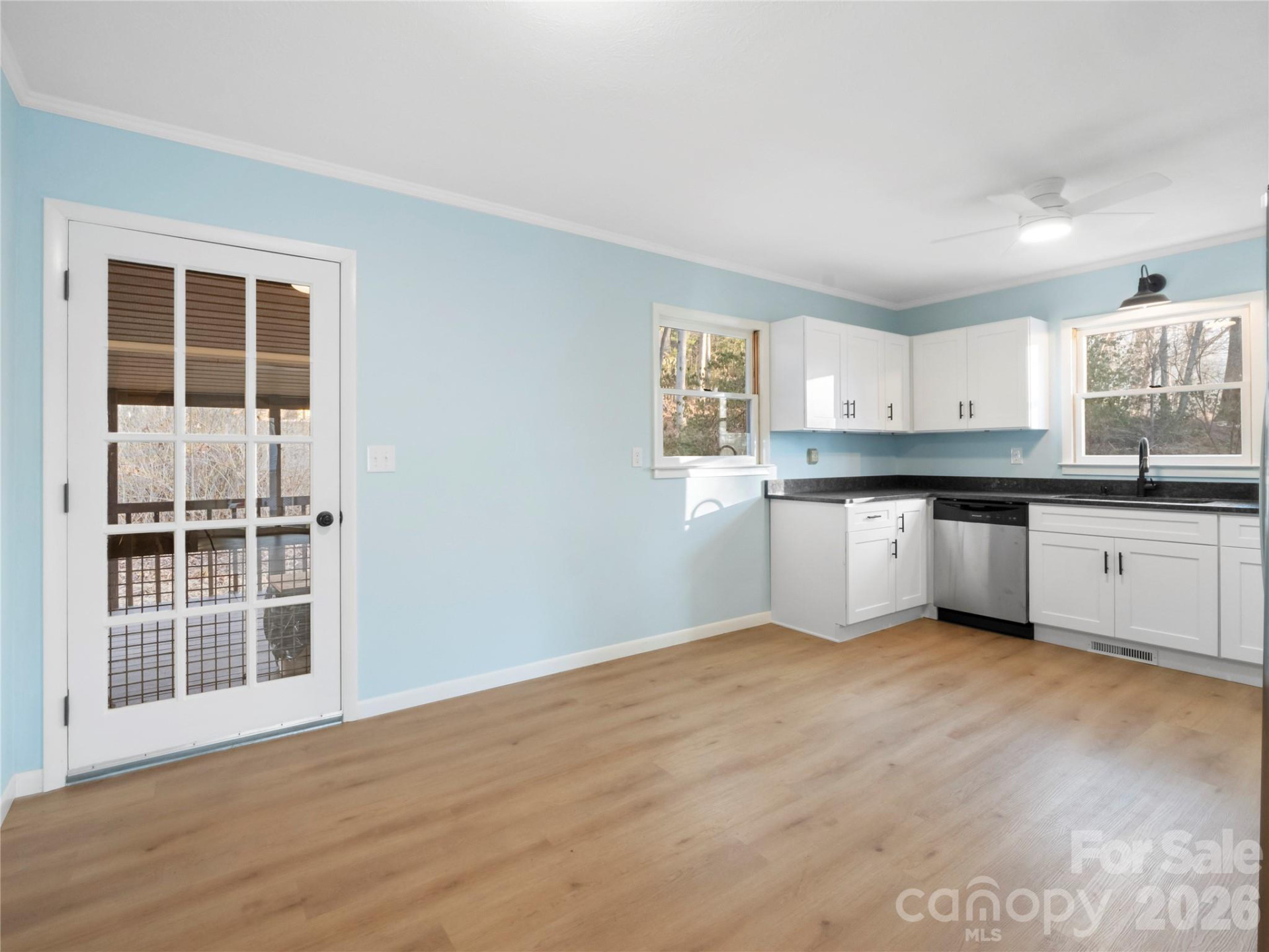 81 Fairview Heights - Photo 5