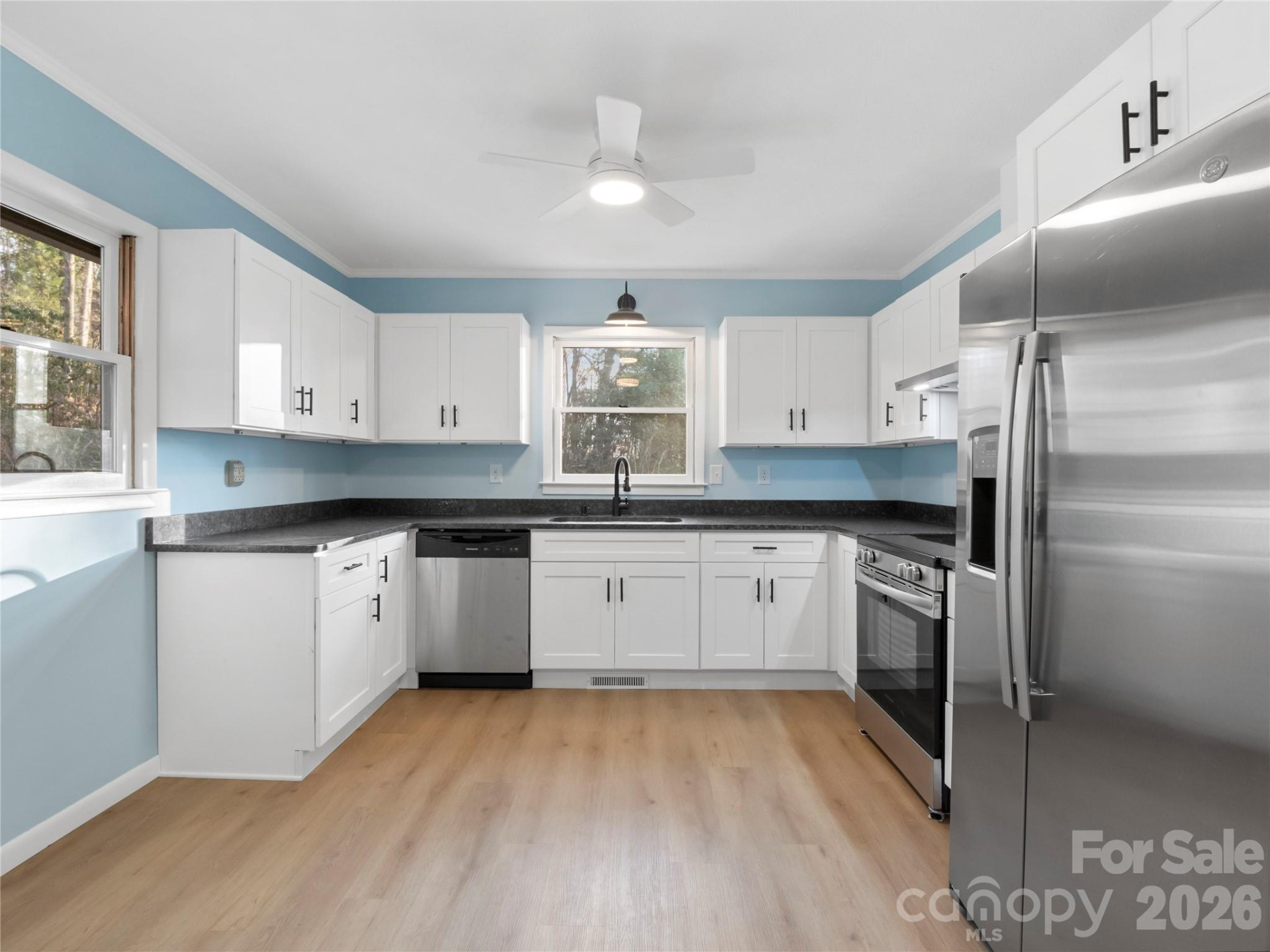 81 Fairview Heights - Photo 8