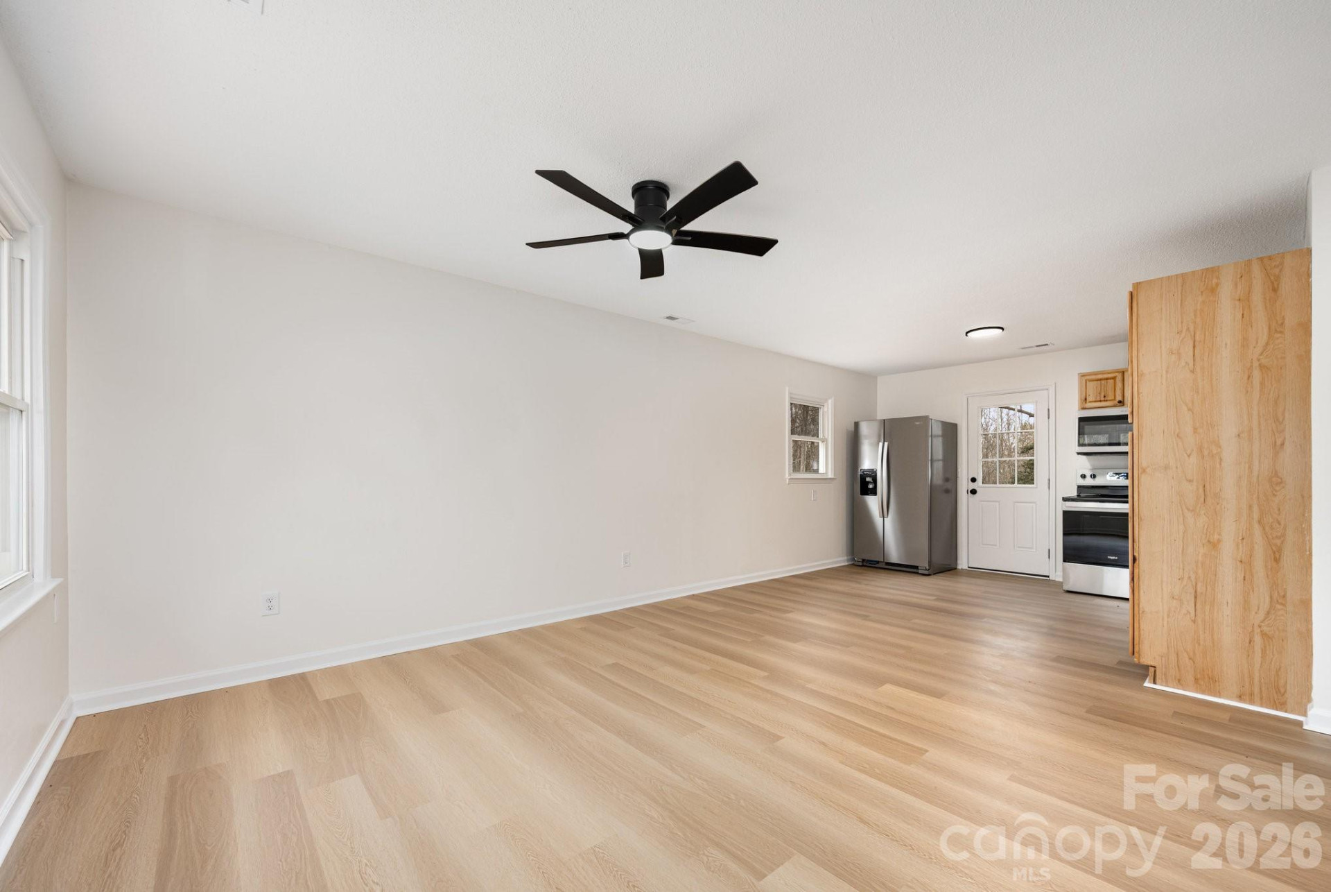 142 Winchester Drive - Photo 4