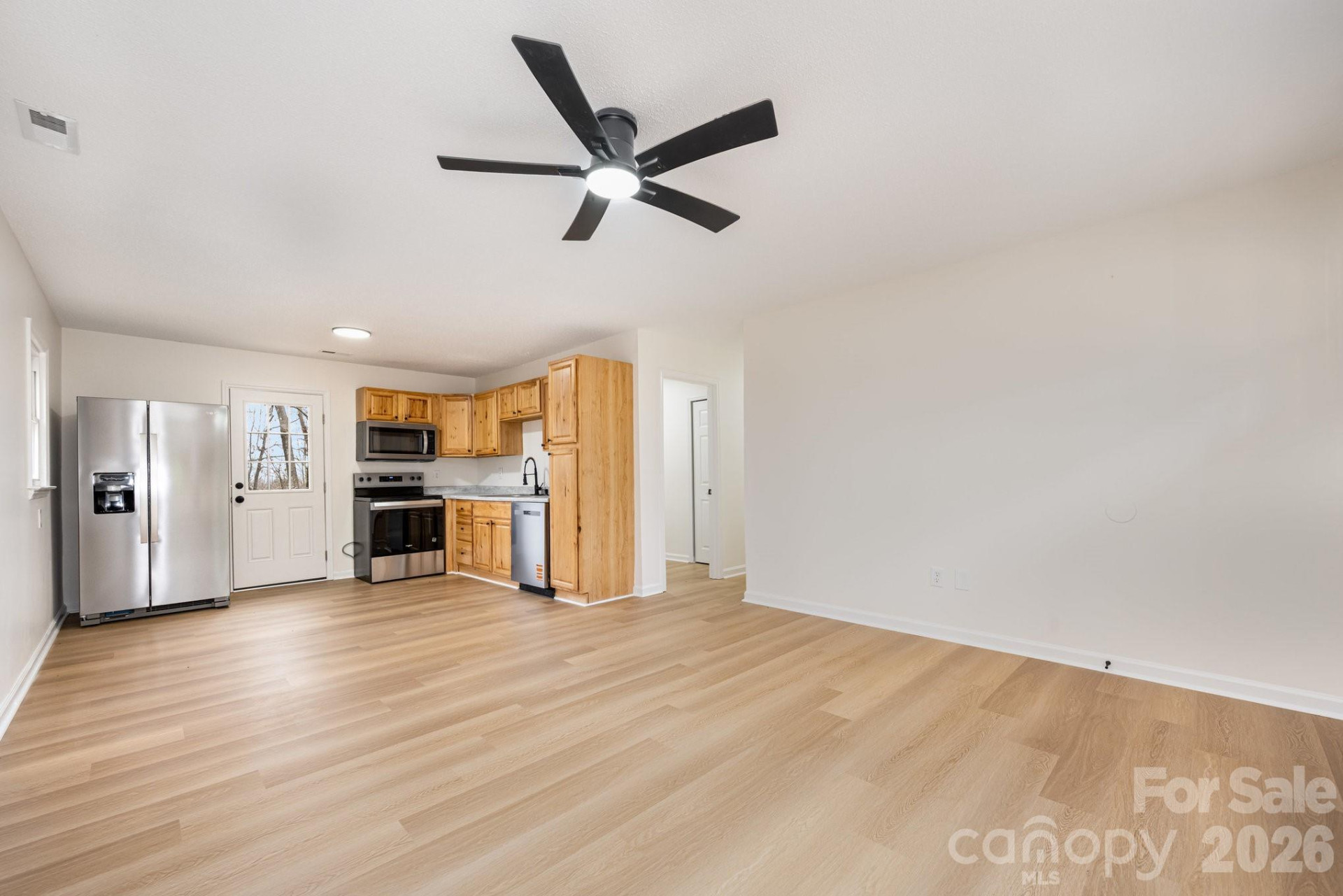 142 Winchester Drive - Photo 5