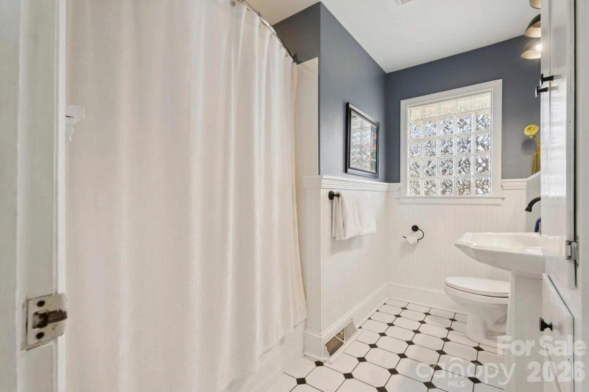 1127 Westchester Boulevard - Photo 17