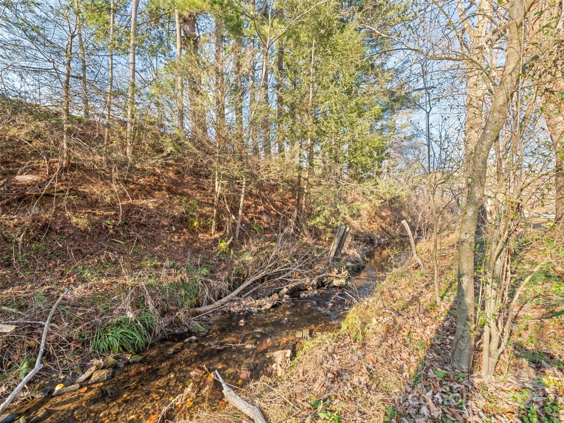 140 Oakdale Road - Photo 5