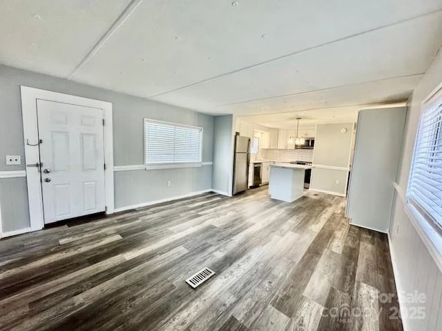 350 39th Street Place - Photo 6