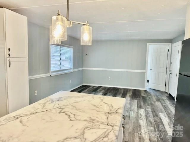 350 39th Street Place - Photo 7