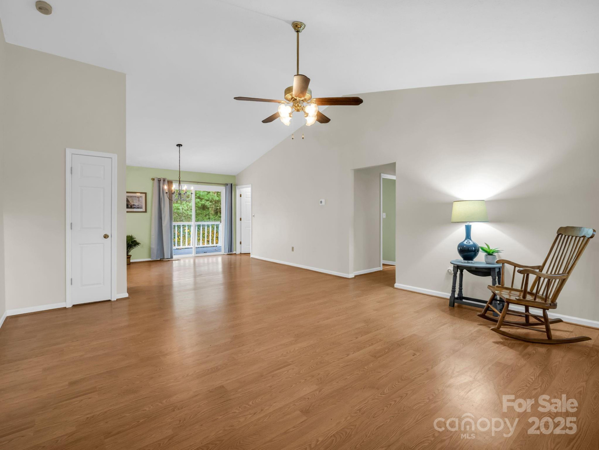 112 Serenity Circle - Photo 3