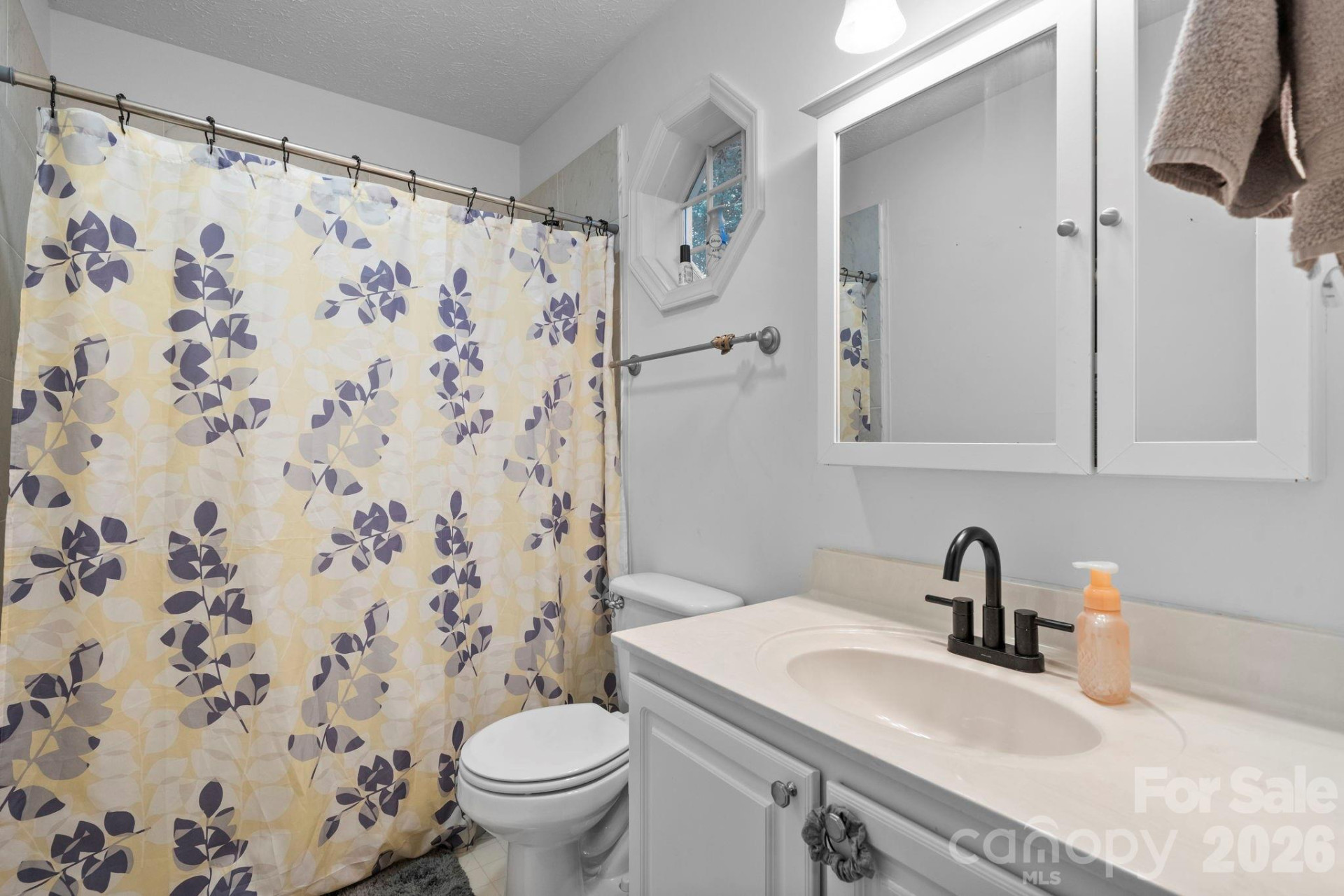 112 Surrey Drive - Photo 11