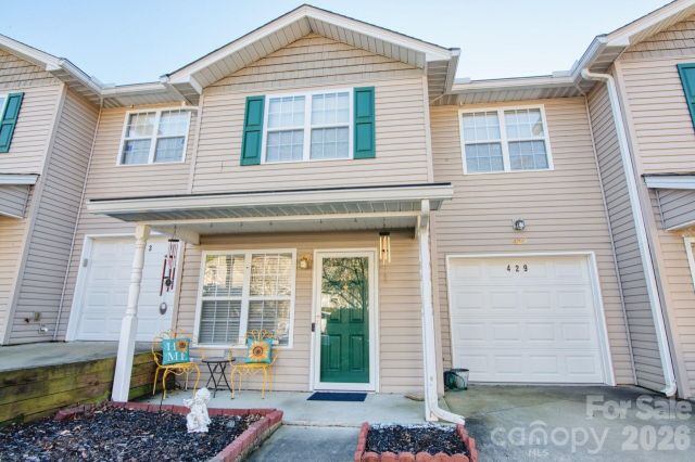 429 Wiltshire Circle