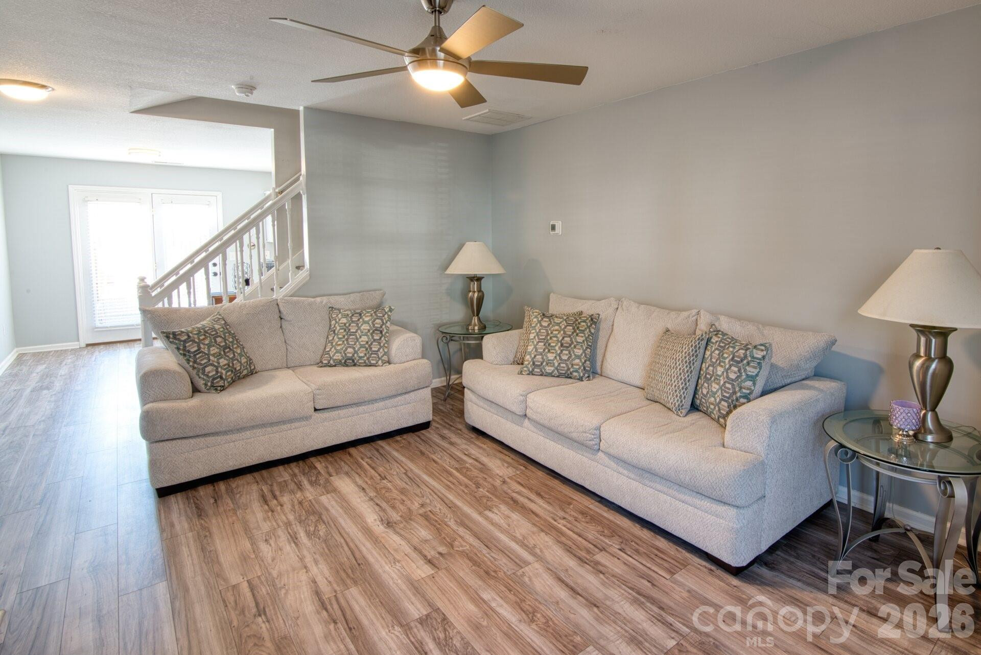 429 Wiltshire Circle - Photo 4