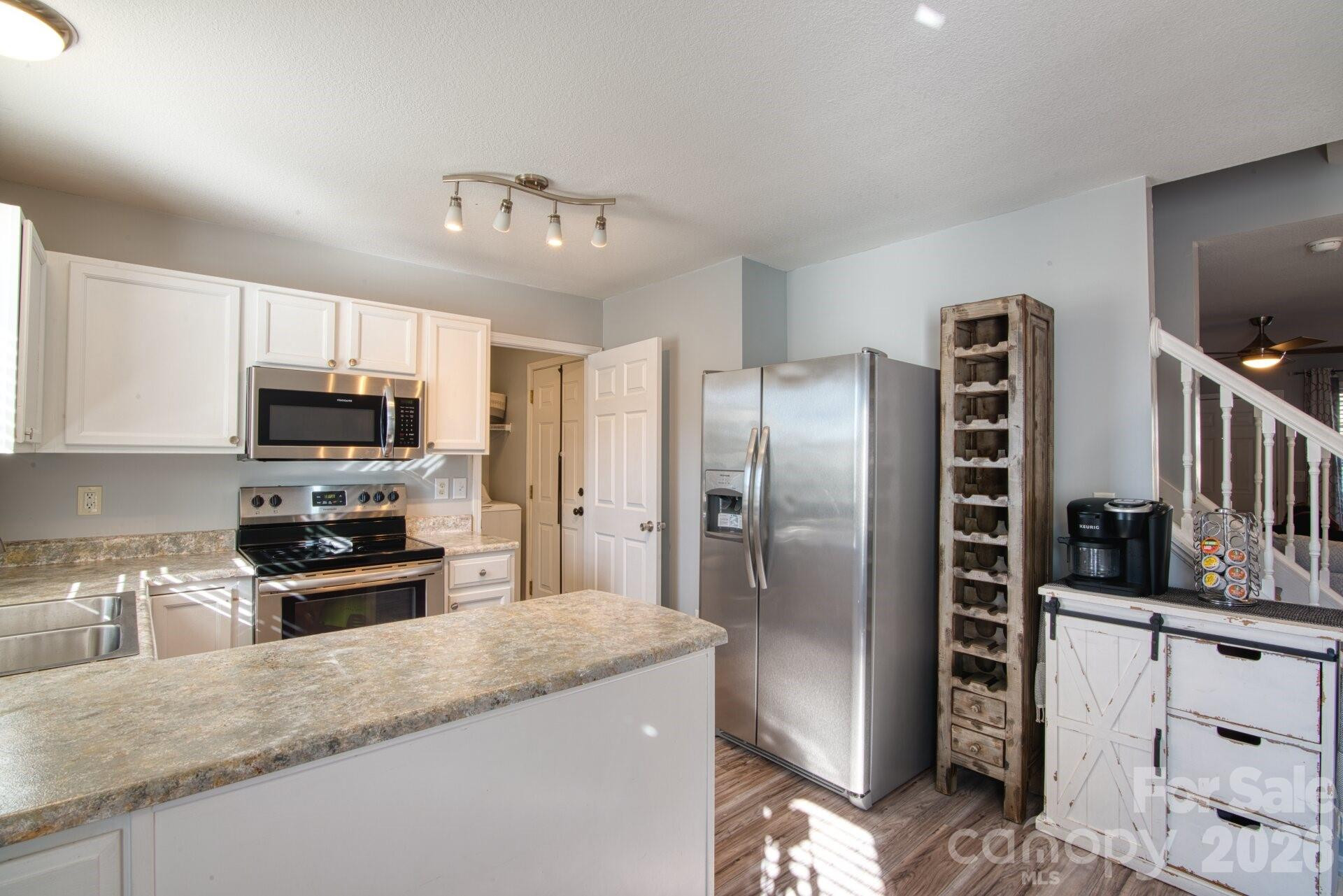 429 Wiltshire Circle - Photo 7
