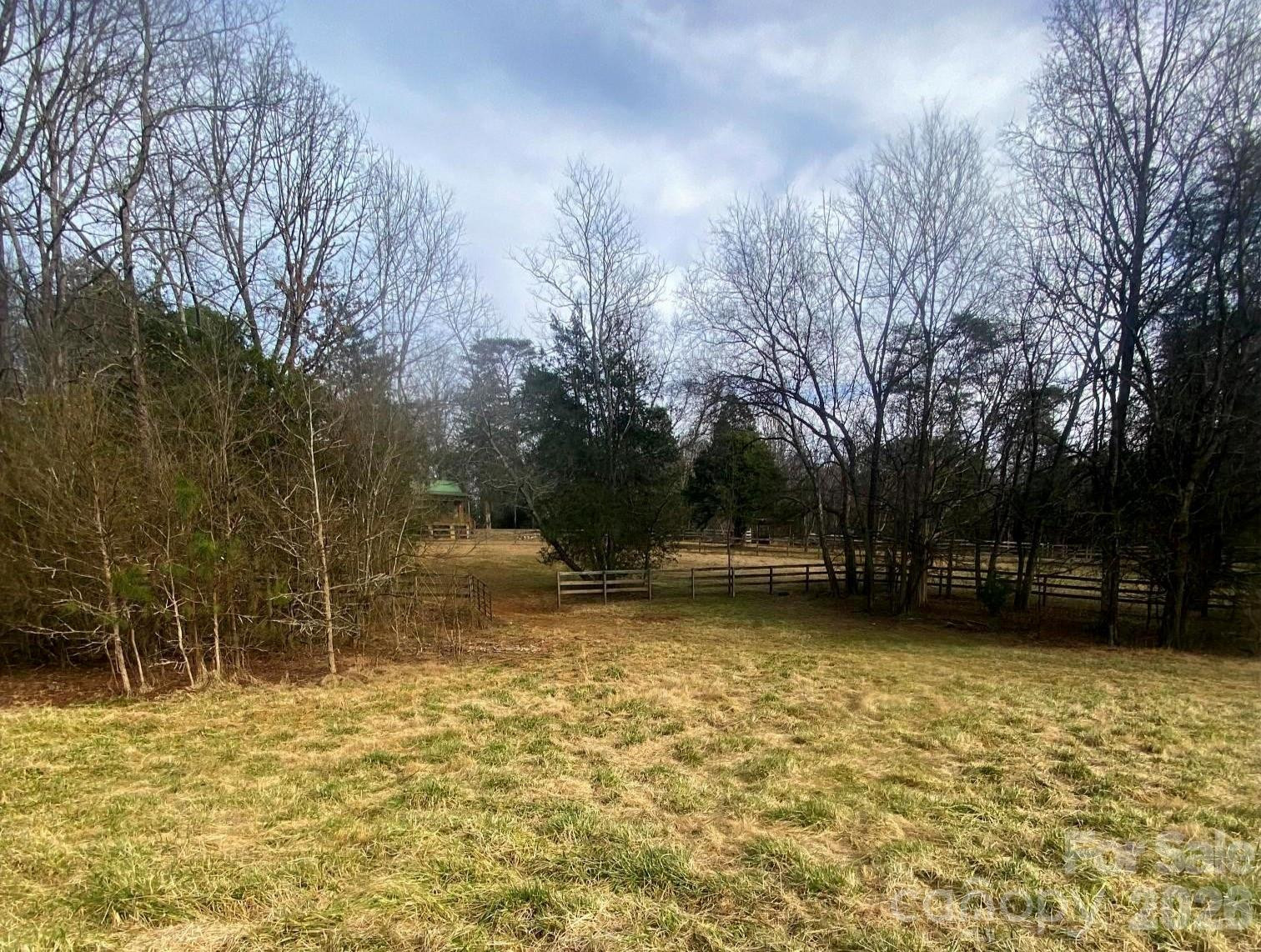 3205 Collinsville Road - Photo 33