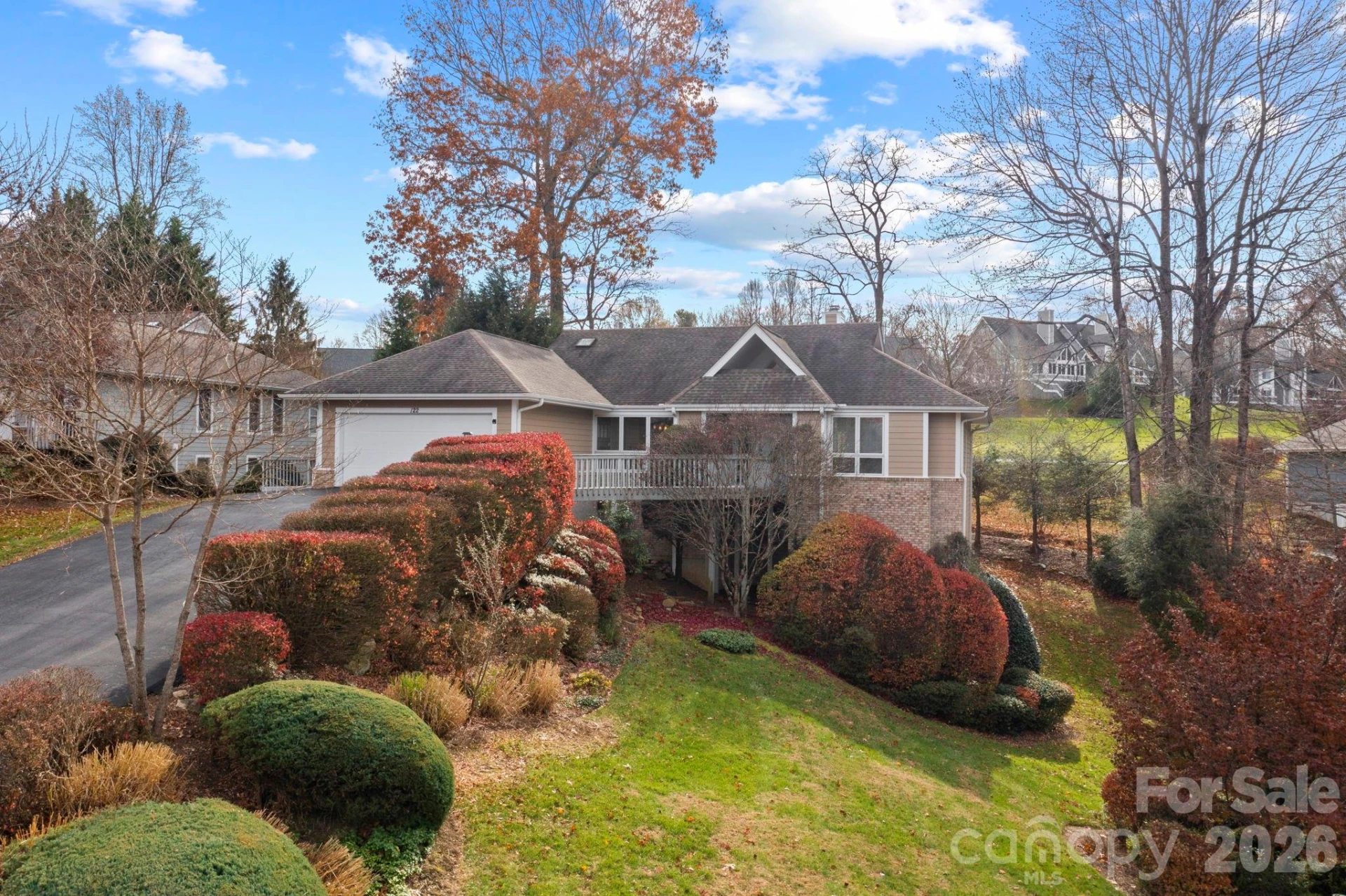 122 Broadmoor Drive - Photo 2