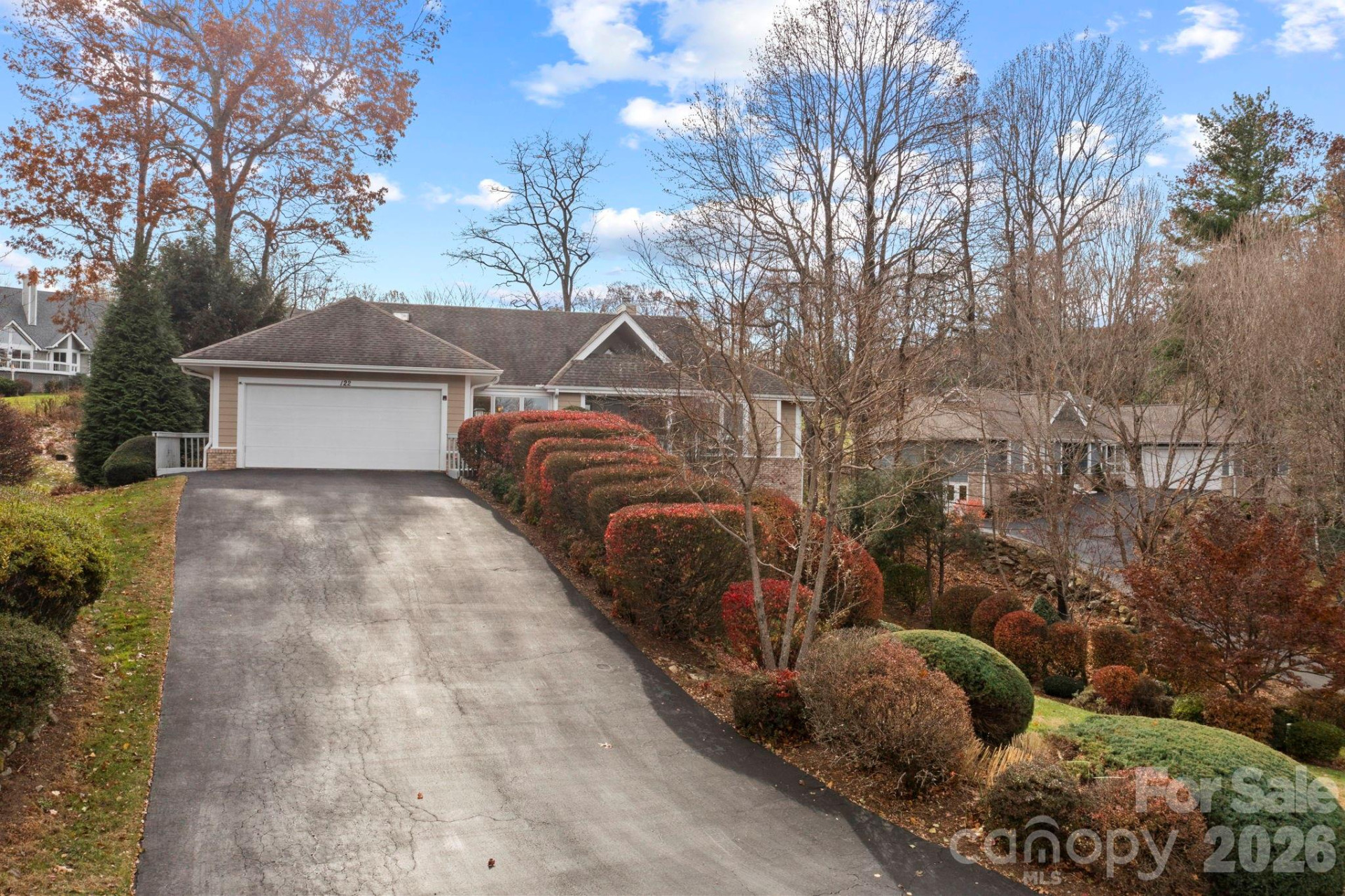 122 Broadmoor Drive - Photo 3