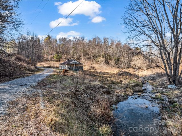 530 Mine Creek Road, Bakersville, NC, 28705