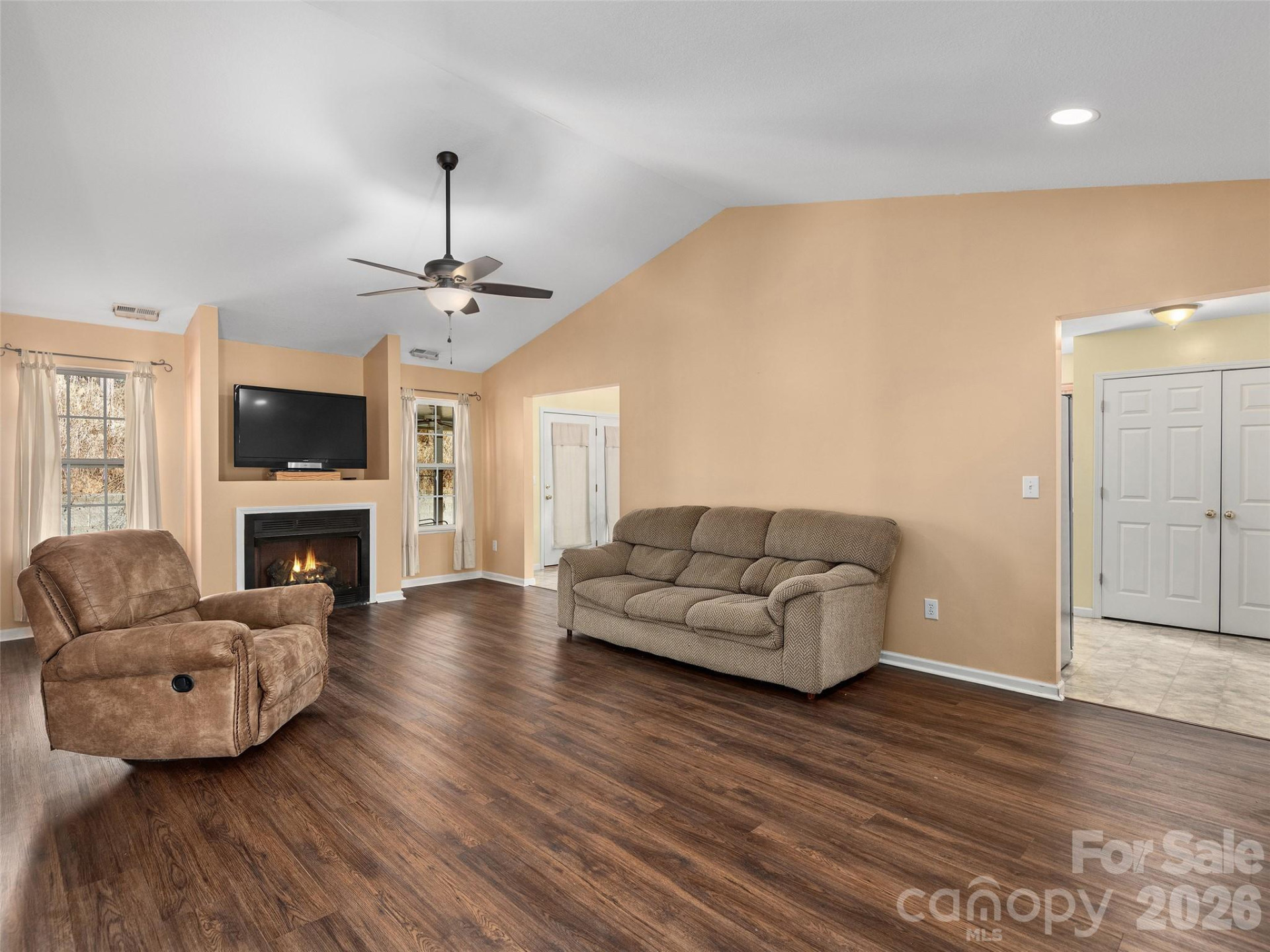 88 Wiltshire Circle - Photo 3