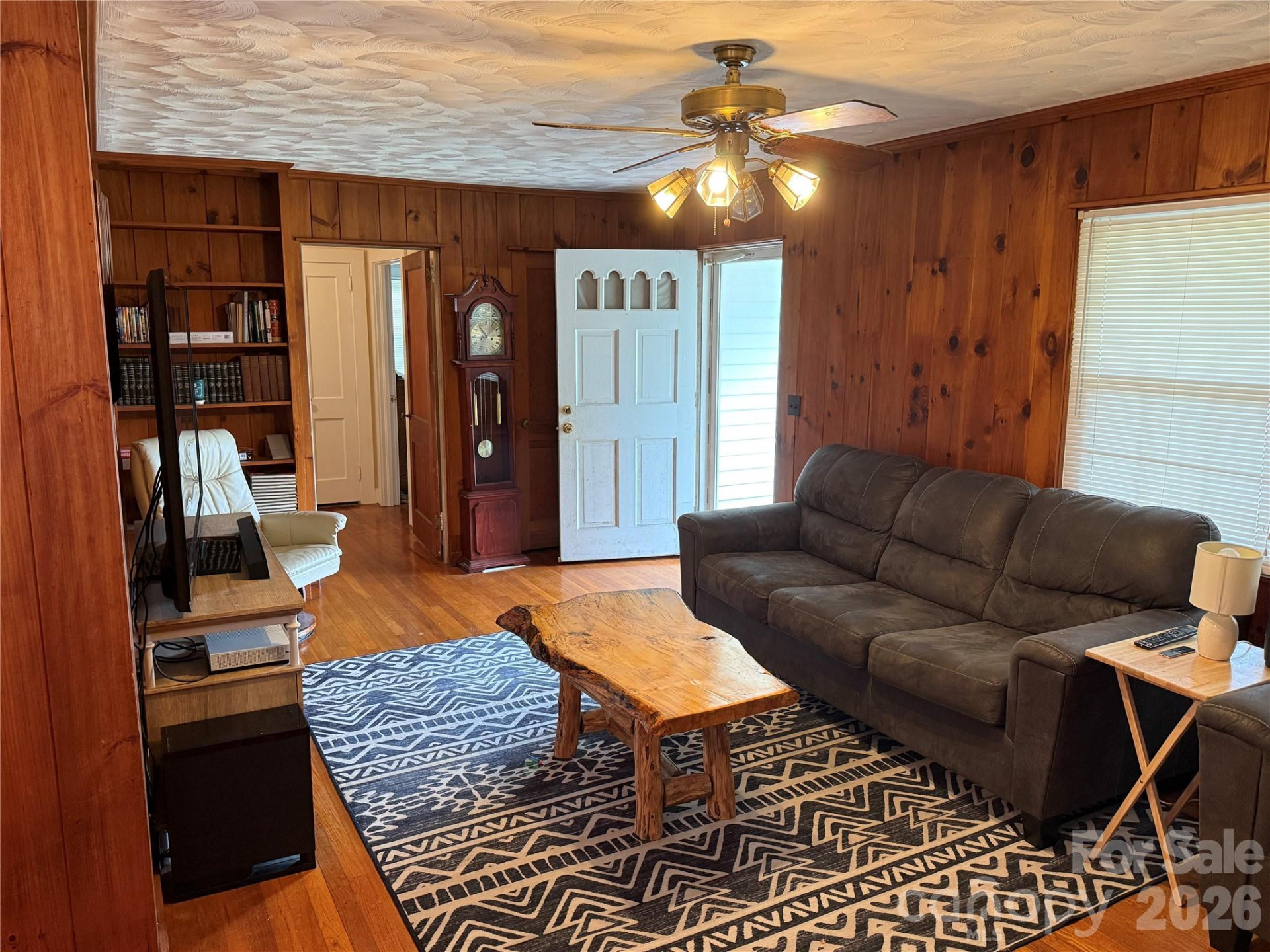 168 Walker Street - Photo 4