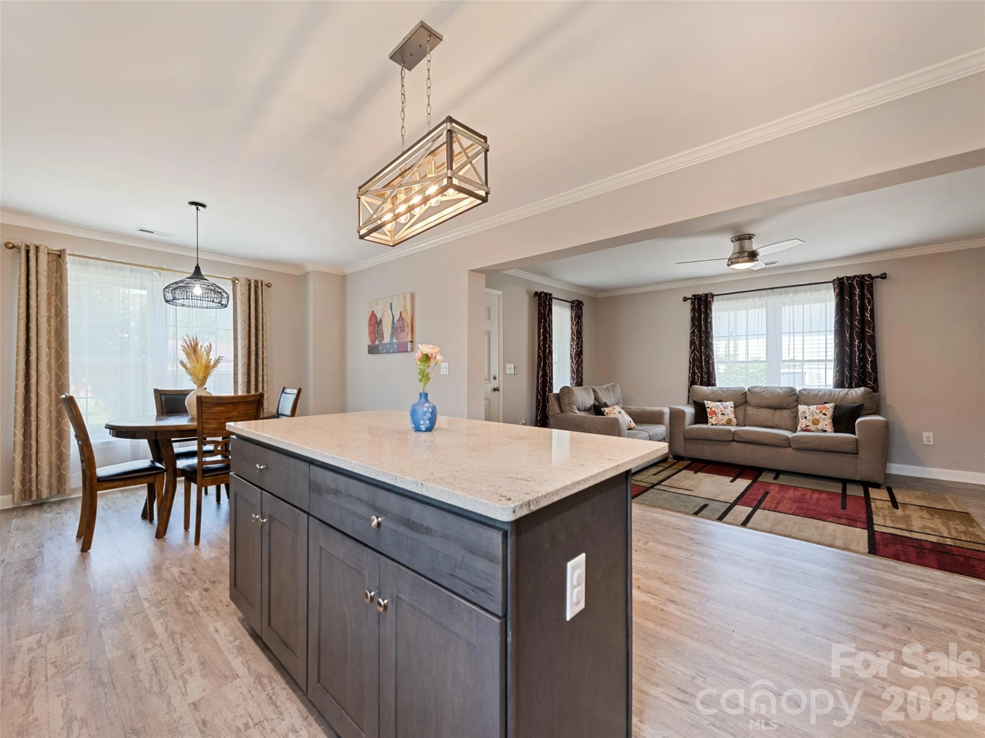721 Camelot Drive - Photo 3