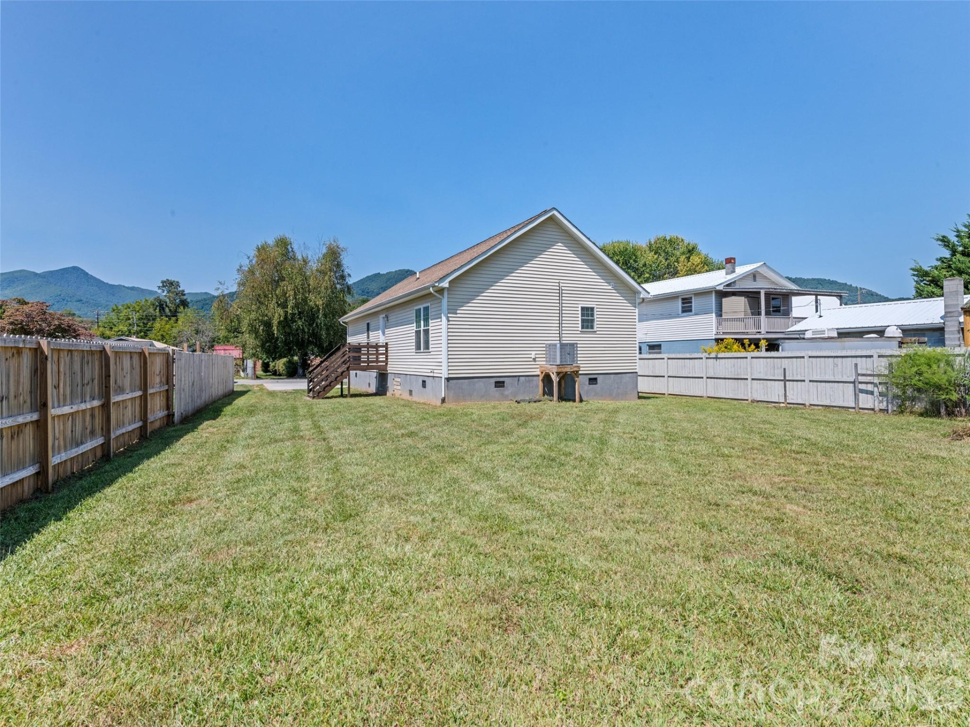 721 Camelot Drive - Photo 22