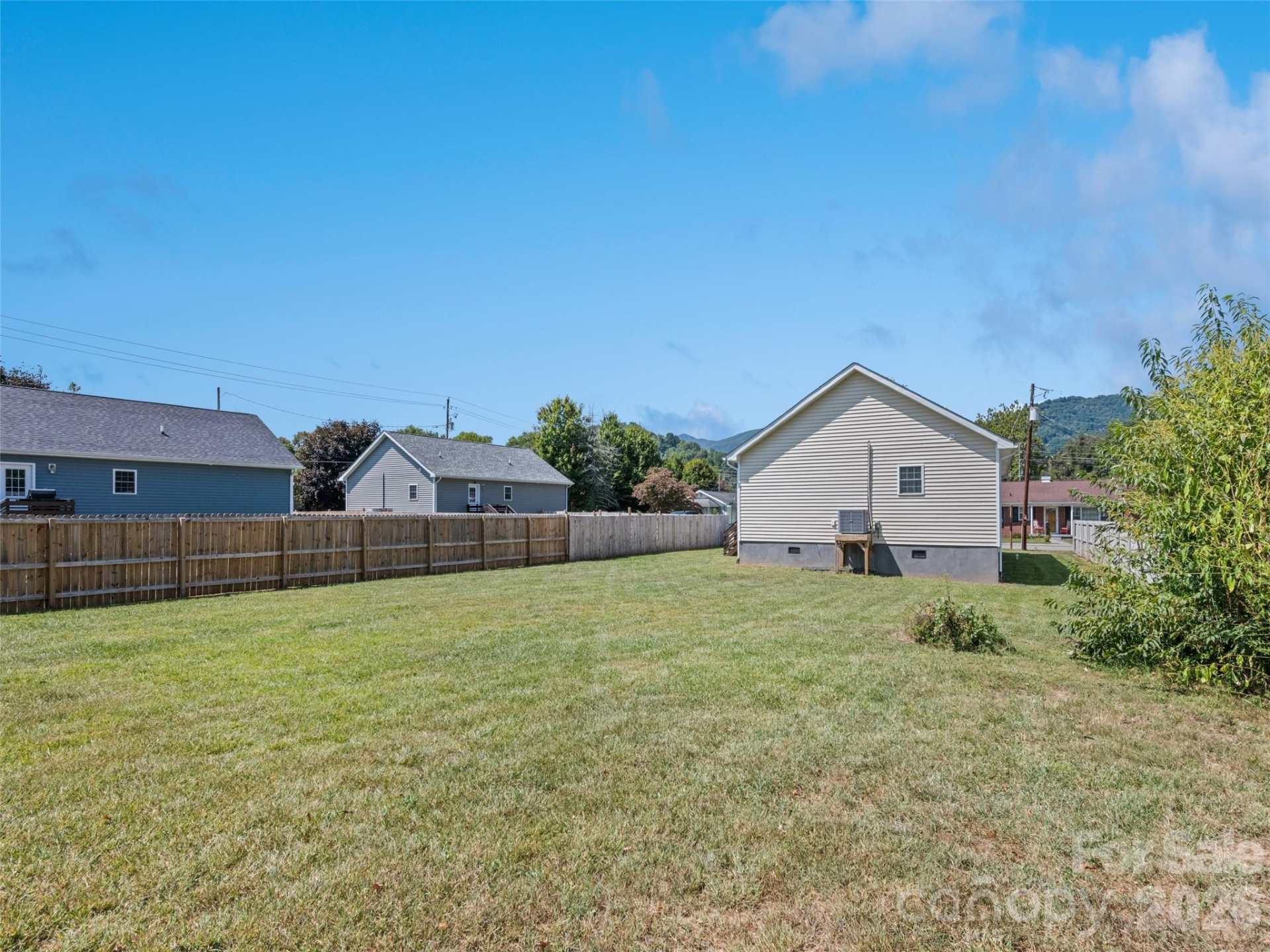 721 Camelot Drive - Photo 23