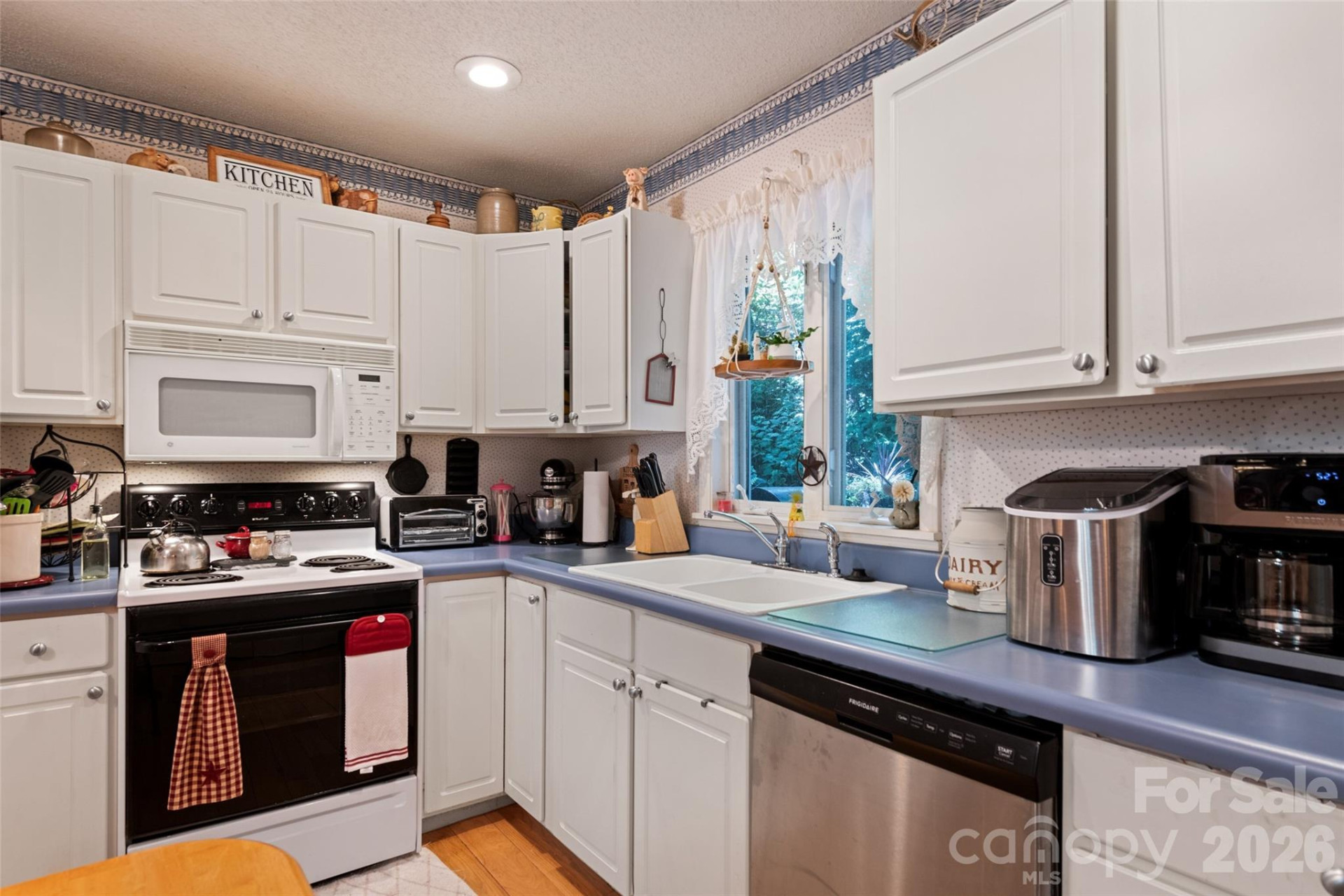 650 Creekside Drive - Photo 11