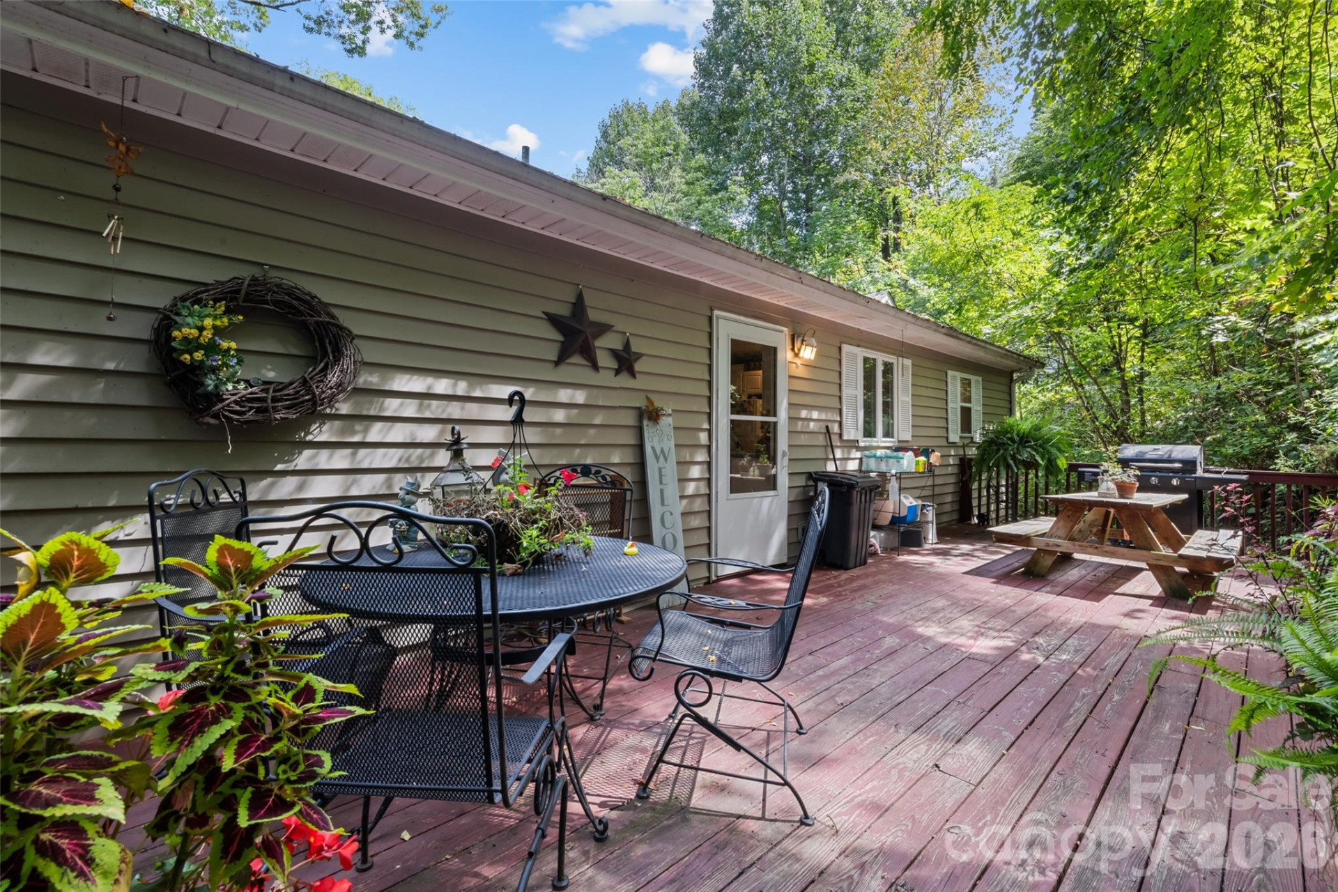 650 Creekside Drive - Photo 4