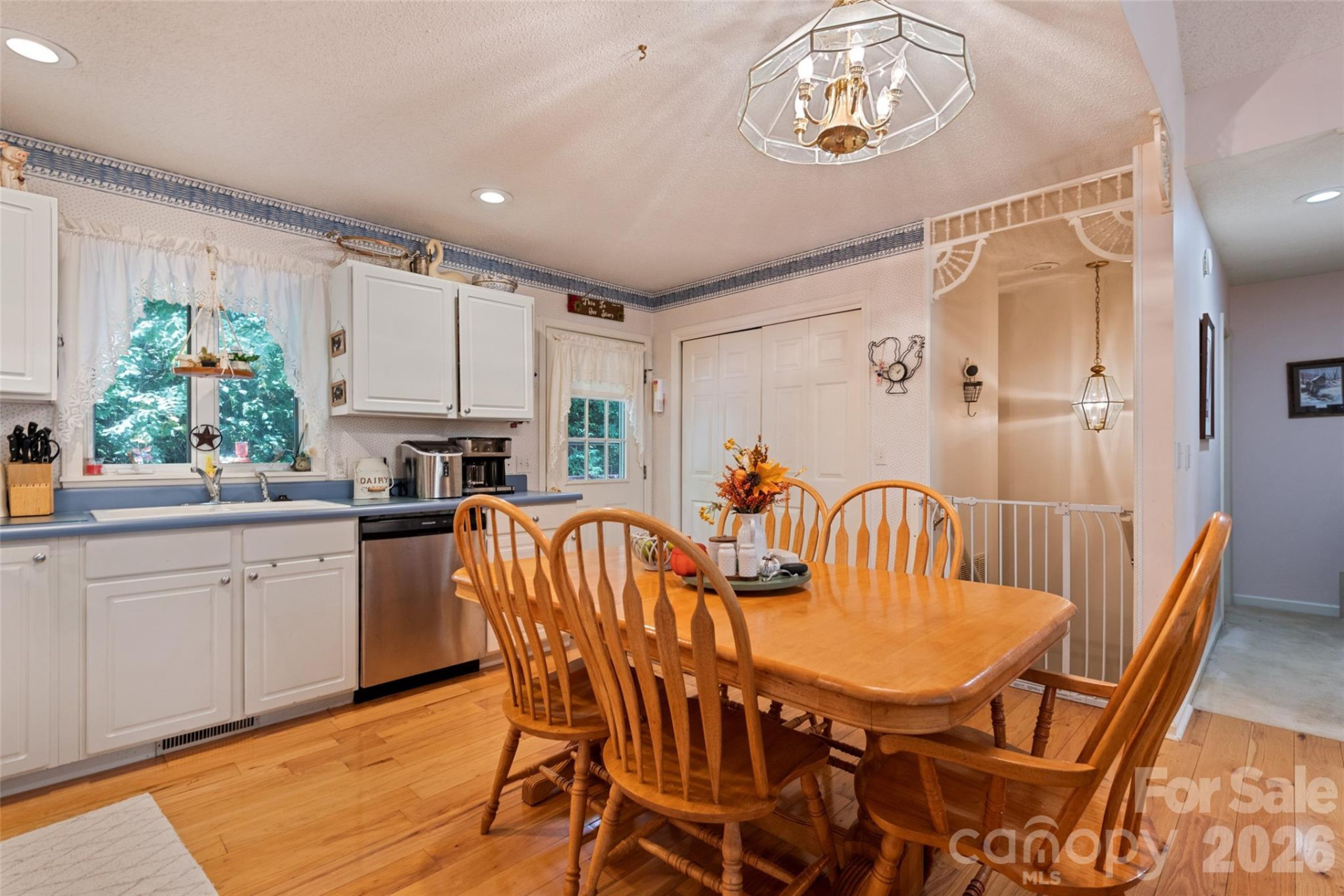 650 Creekside Drive - Photo 10