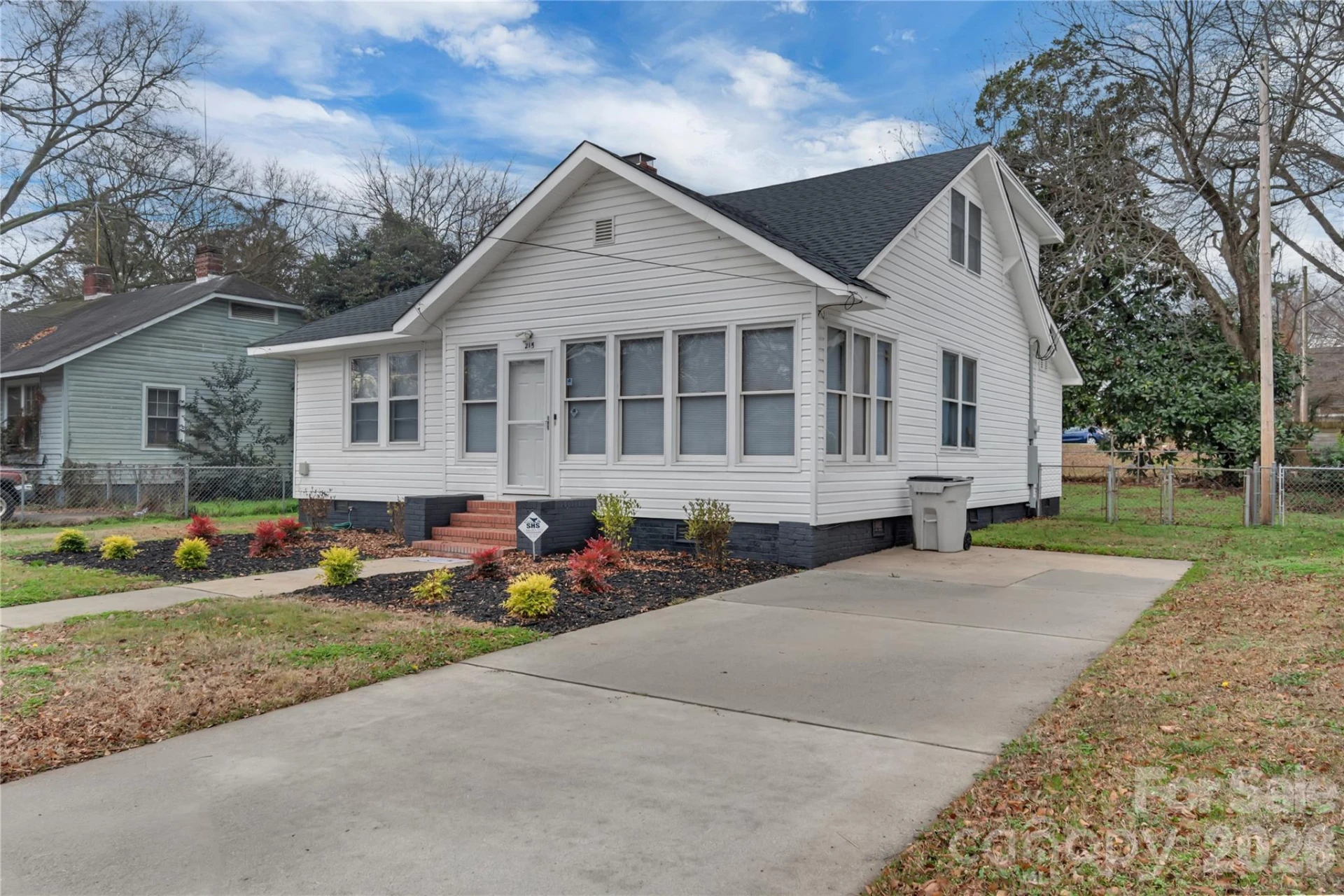 215 King Street - Photo 3