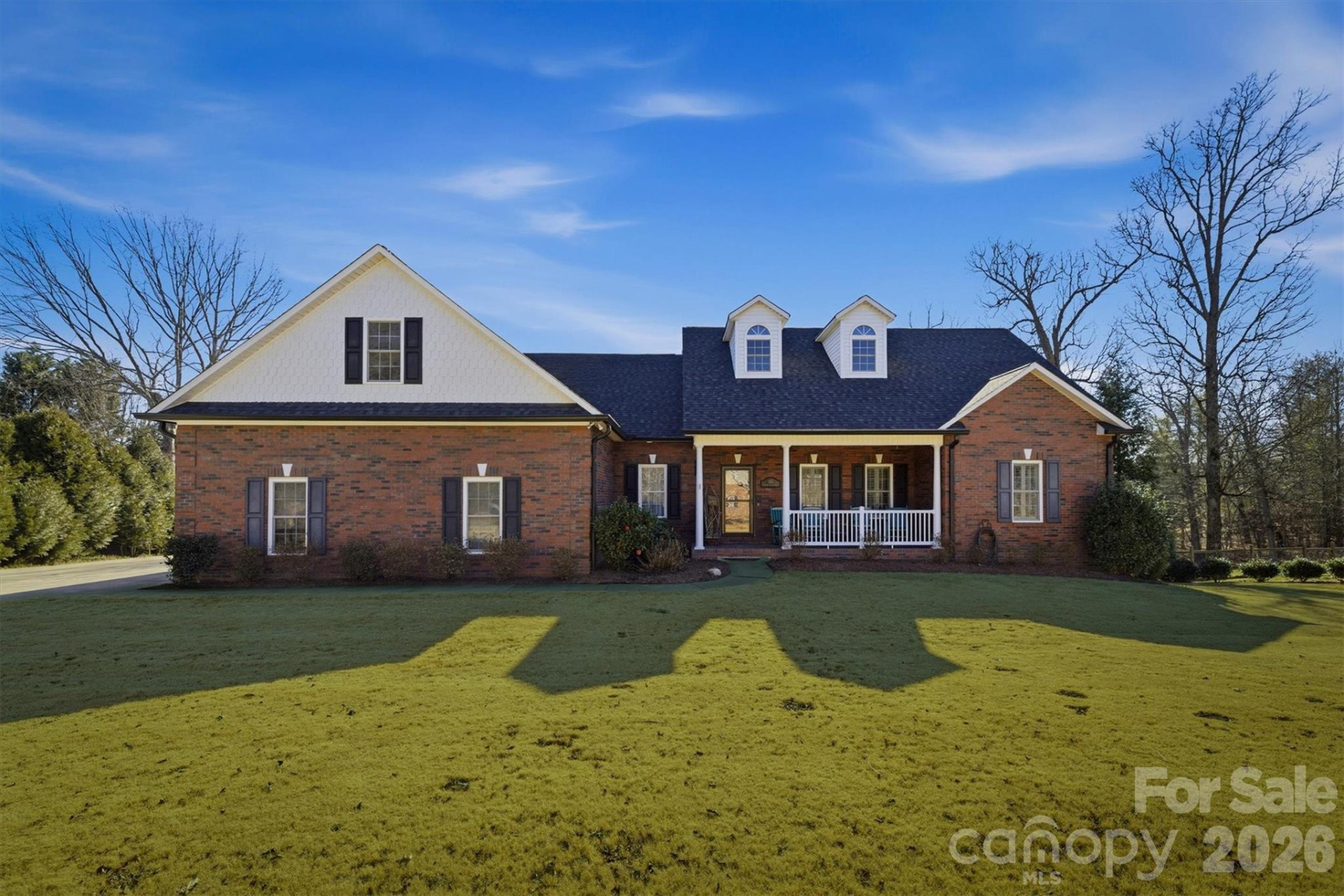 106 River Hills Way