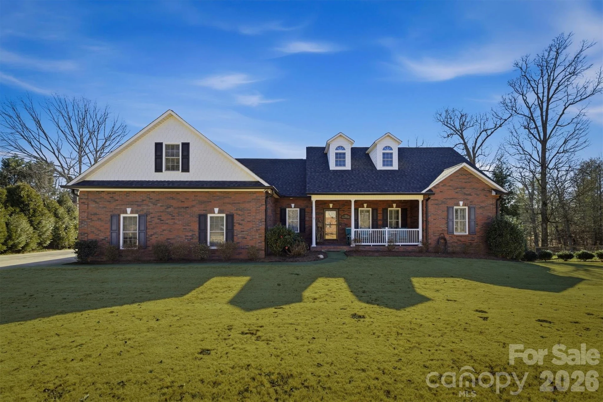 106 River Hills Way