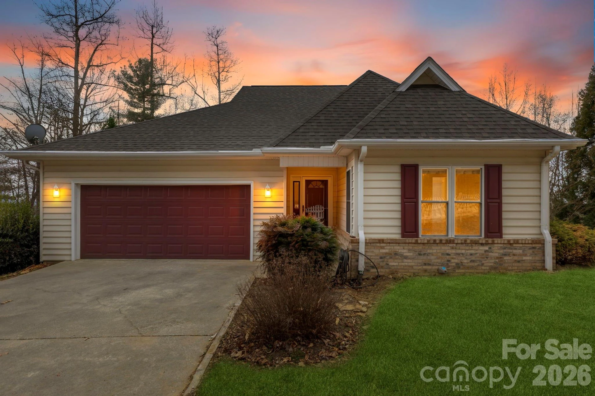 242 Carriage Summitt Way