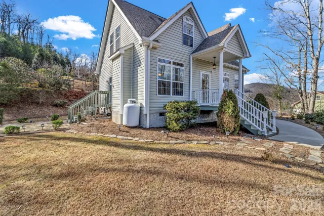 387 Goodview Drive