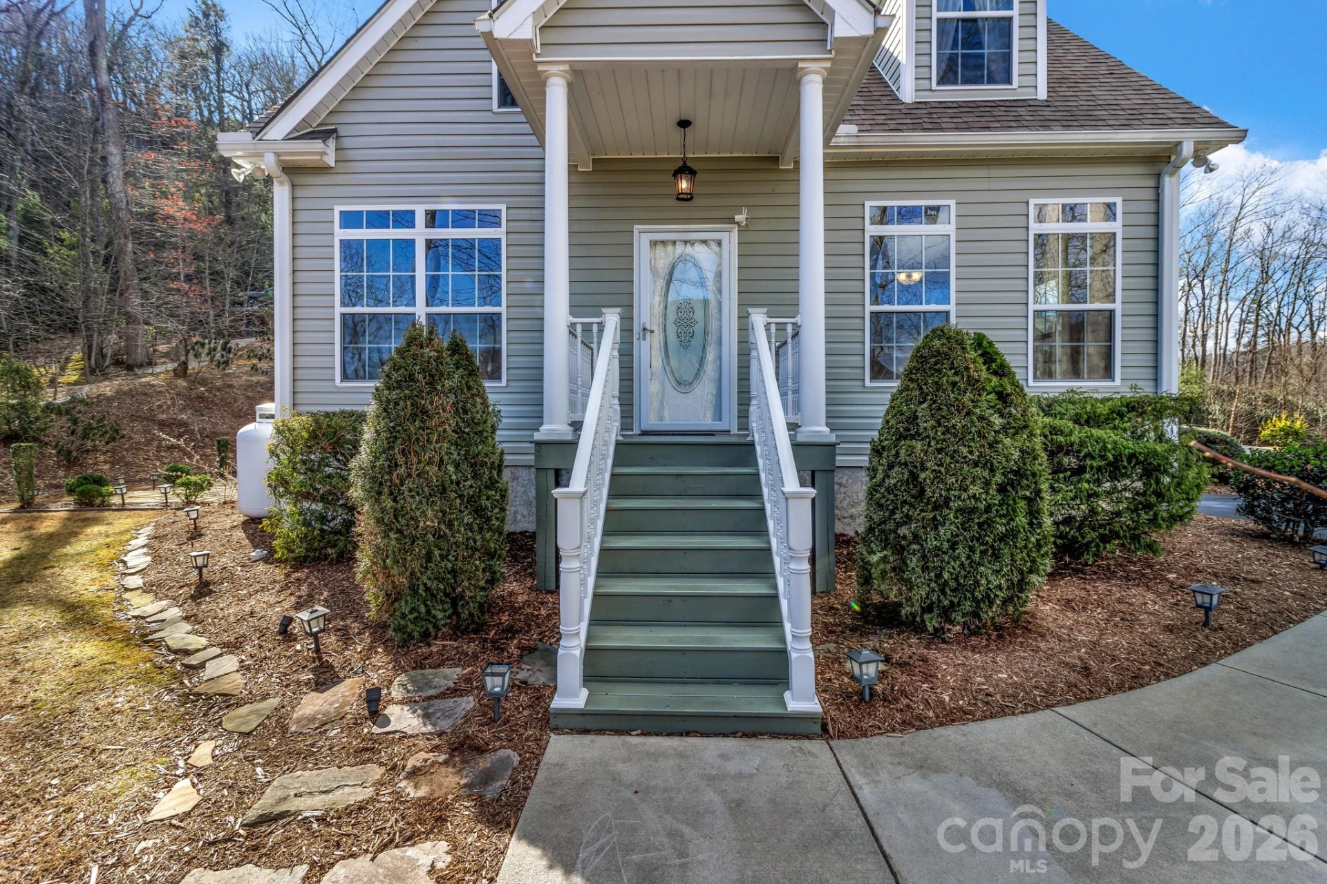 387 Goodview Drive - Photo 2