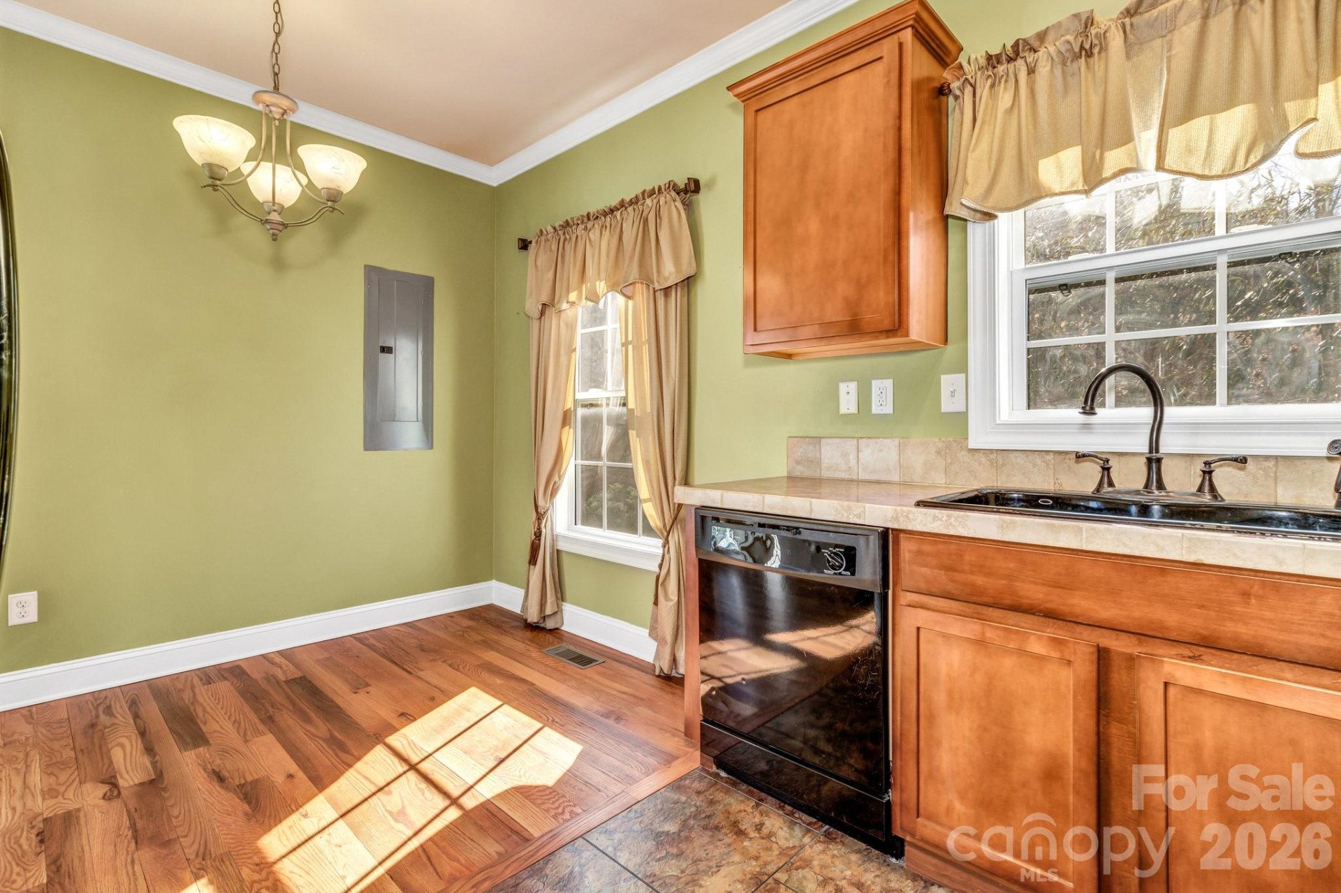 387 Goodview Drive - Photo 19