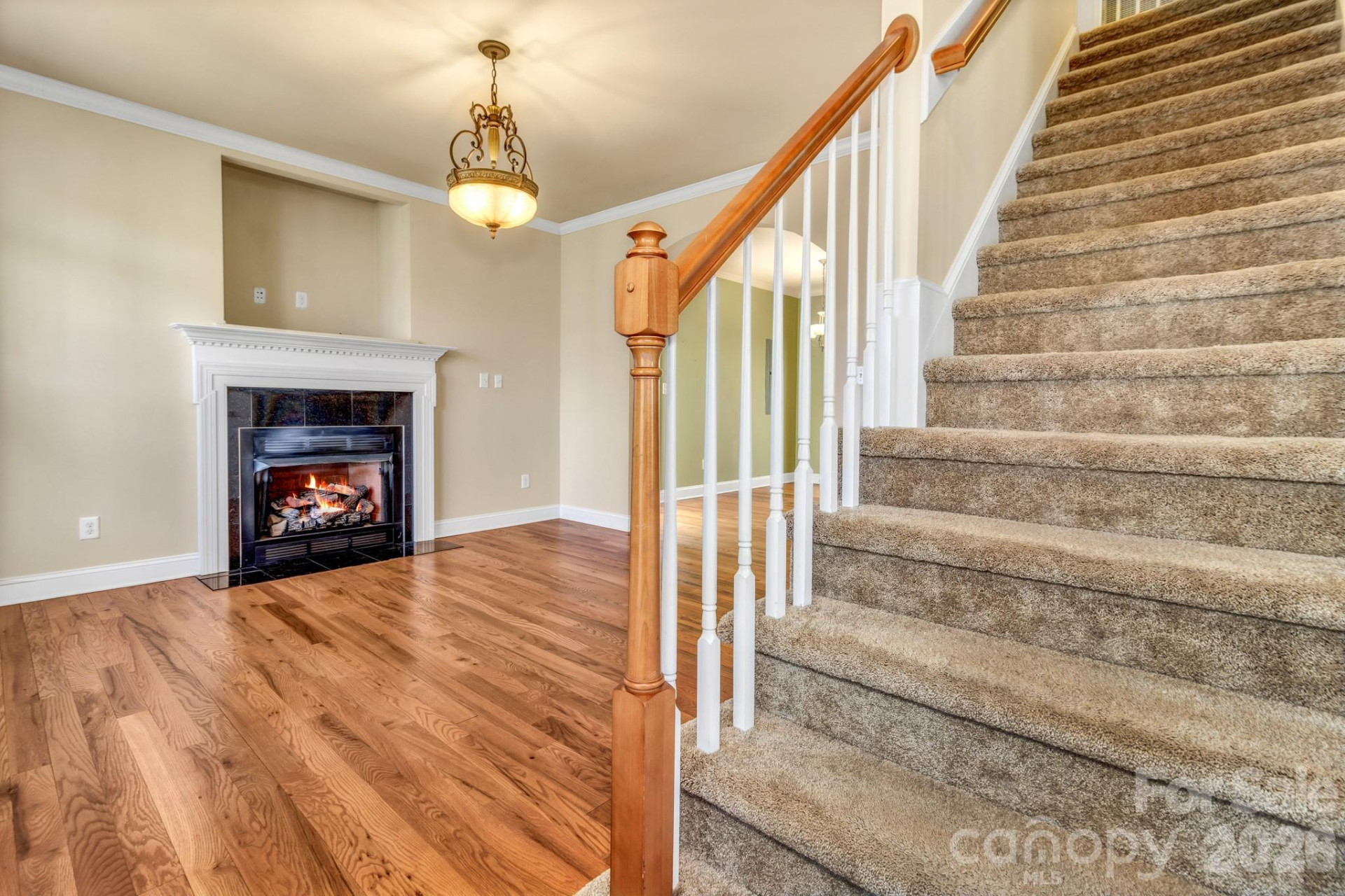 387 Goodview Drive - Photo 7