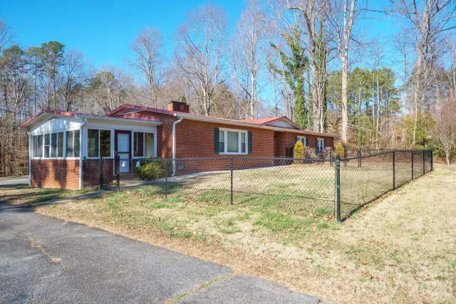 6264 US 221 Highway