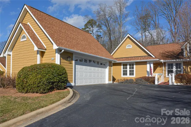 1301 Hyde Park Drive