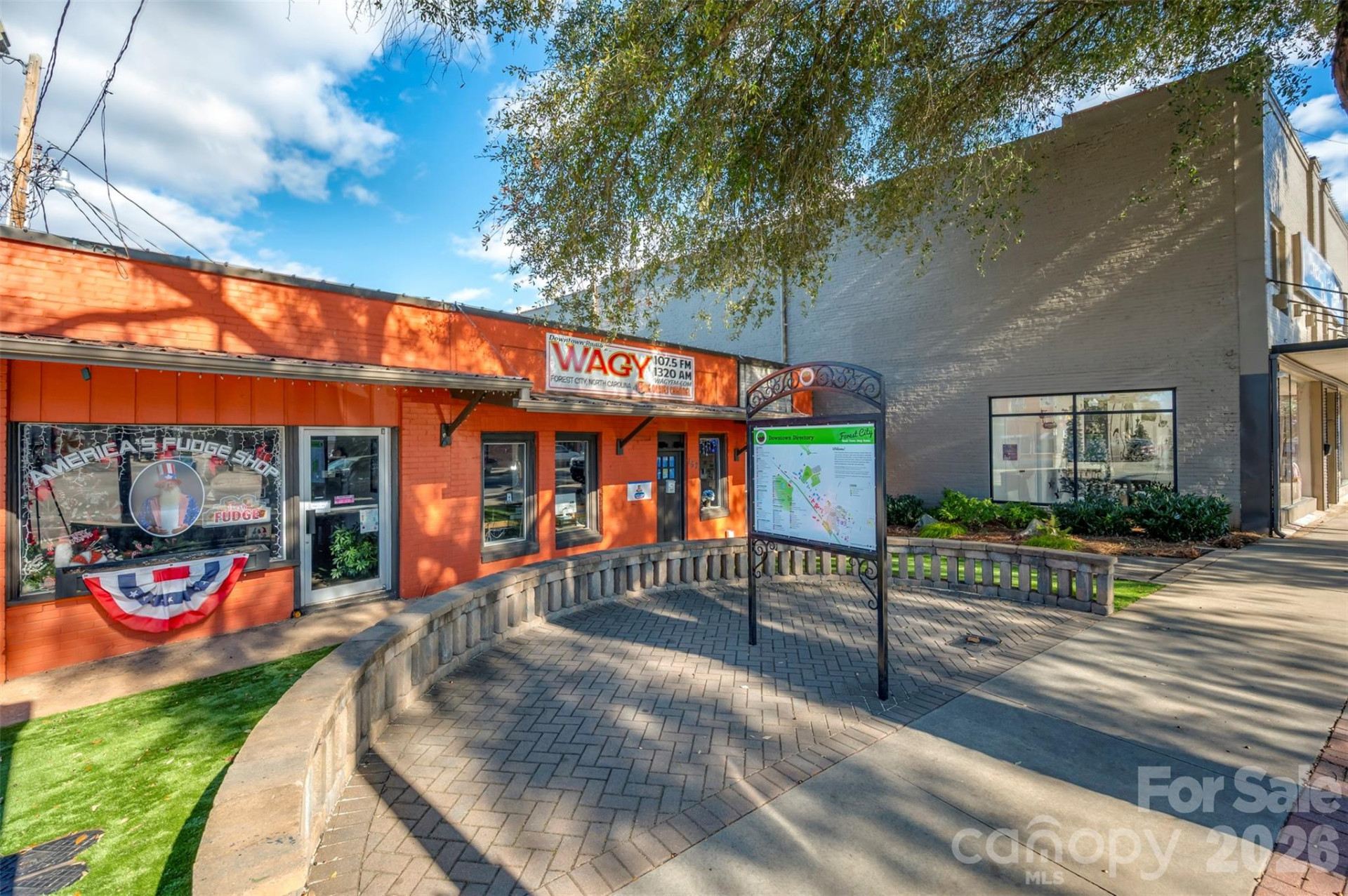 155/157 Main Street - Photo 2