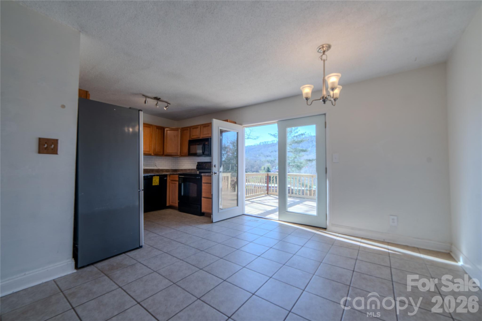 327 Heather Court - Photo 20