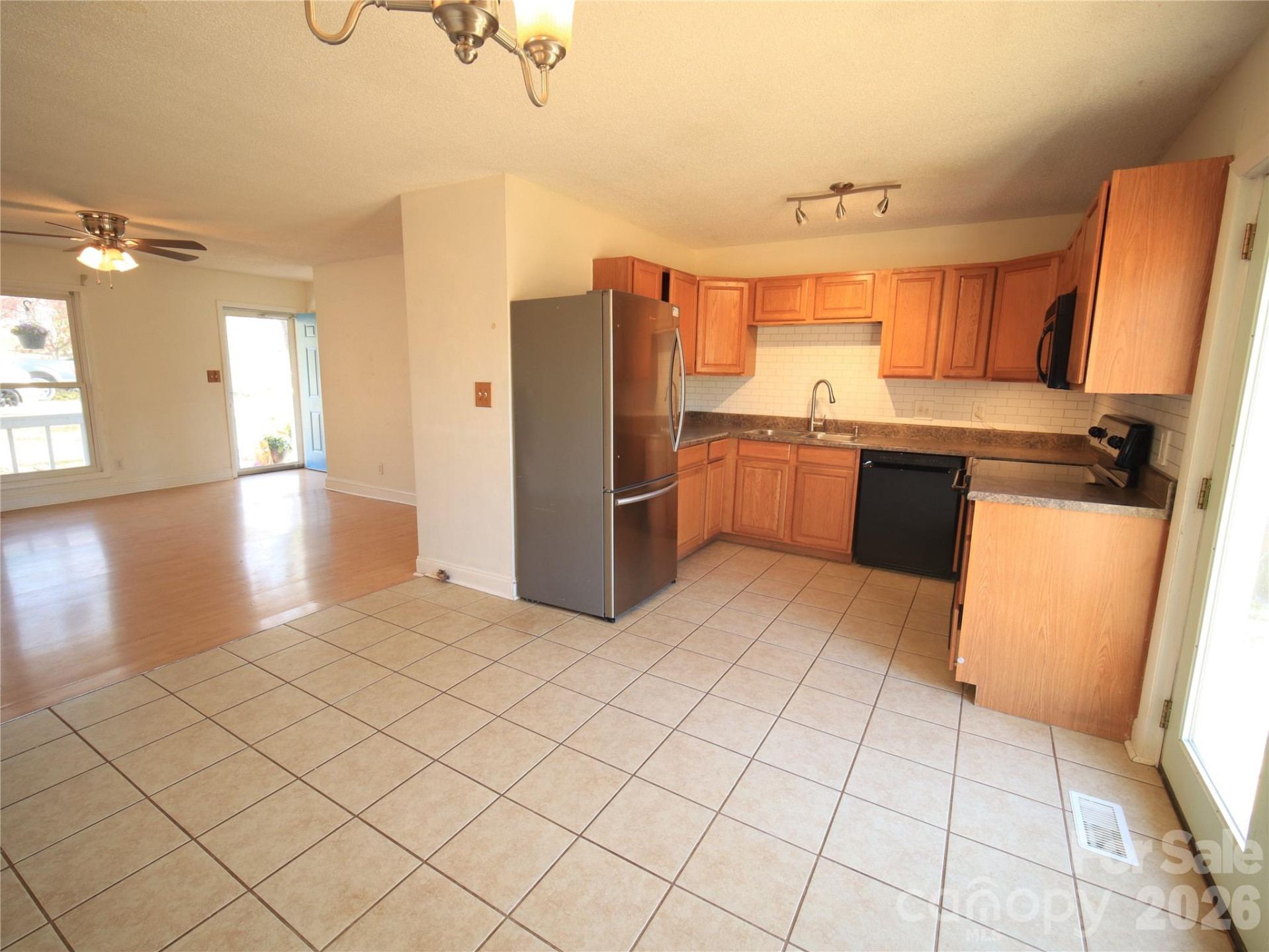 327 Heather Court - Photo 21