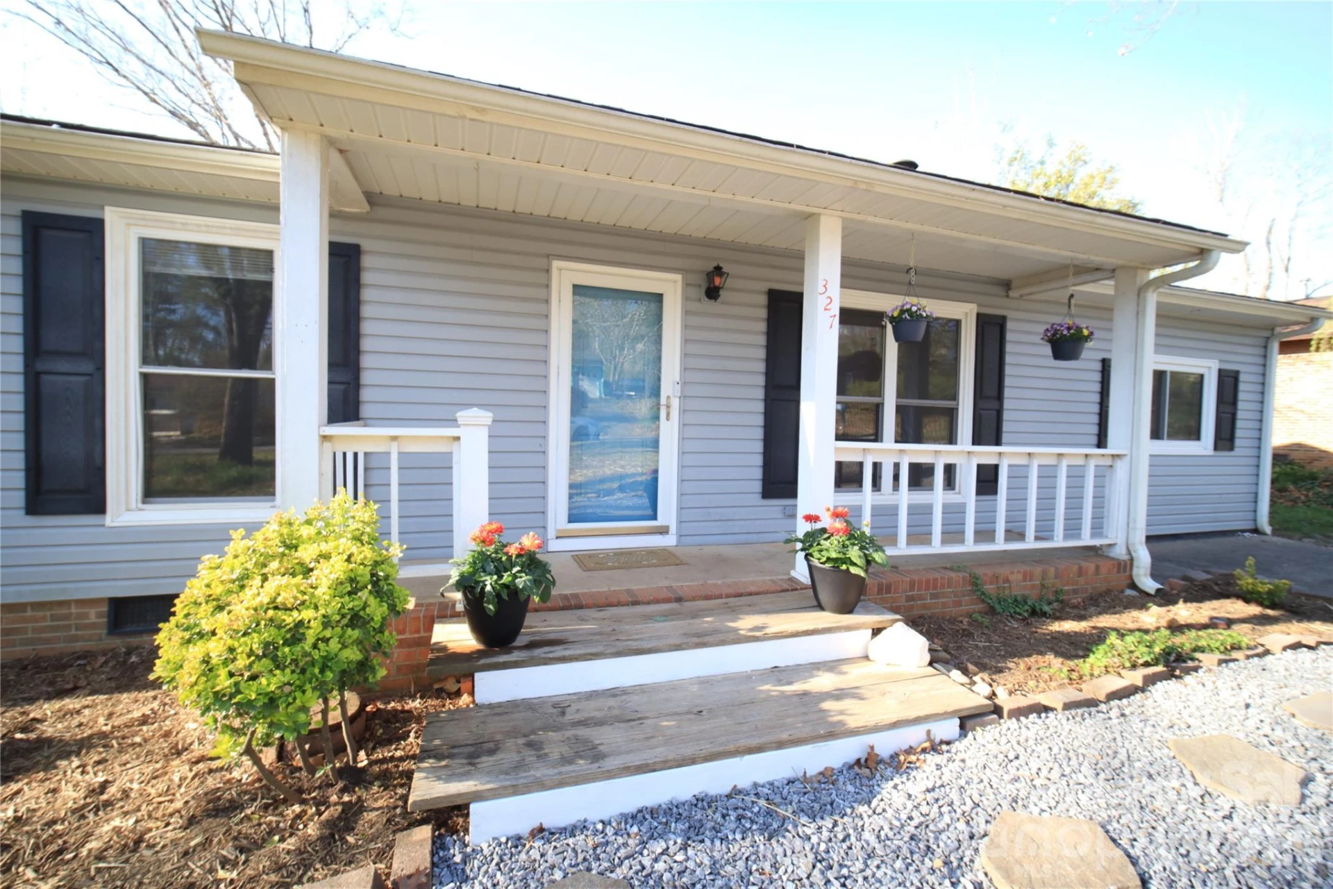 327 Heather Court - Photo 4