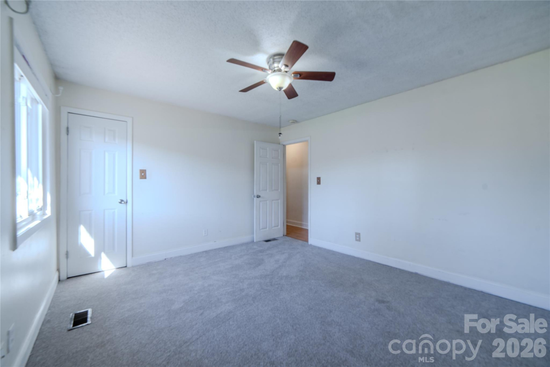 327 Heather Court - Photo 28