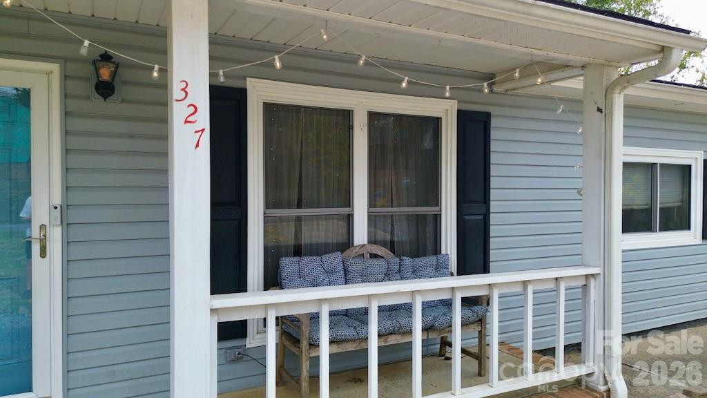 327 Heather Court - Photo 6