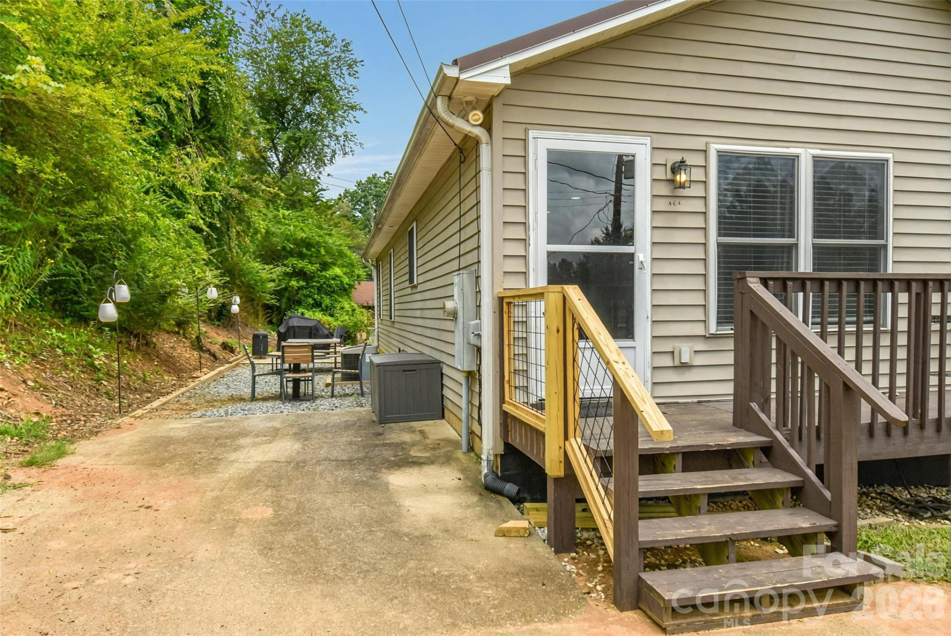 110 West Lane - Photo 3