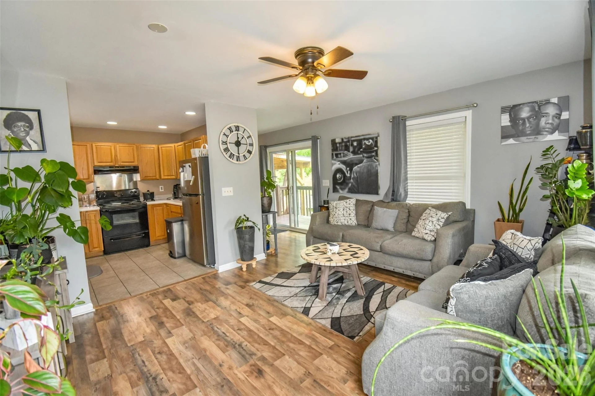 110 West Lane - Photo 4