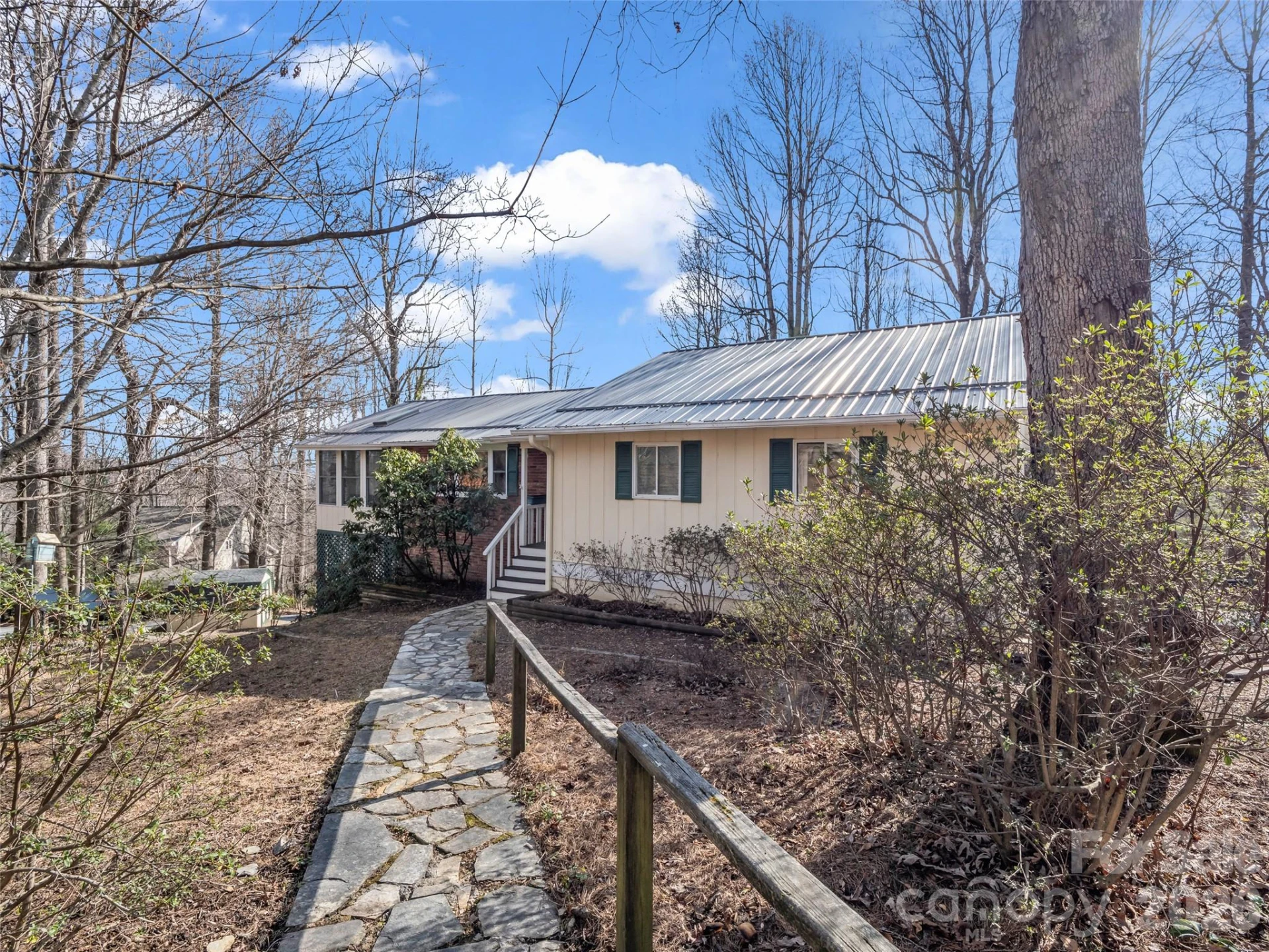 1594 Indian Cave Road - Photo 2