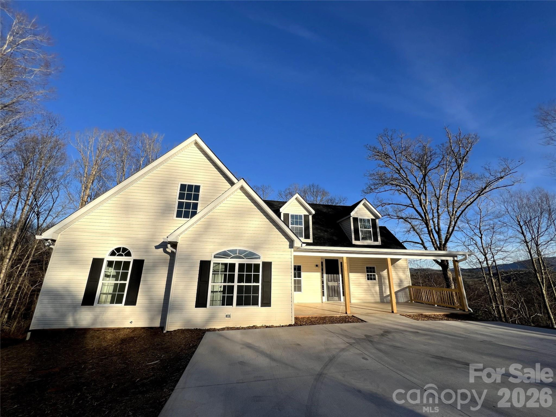 306 Cemetery Street - Photo 2