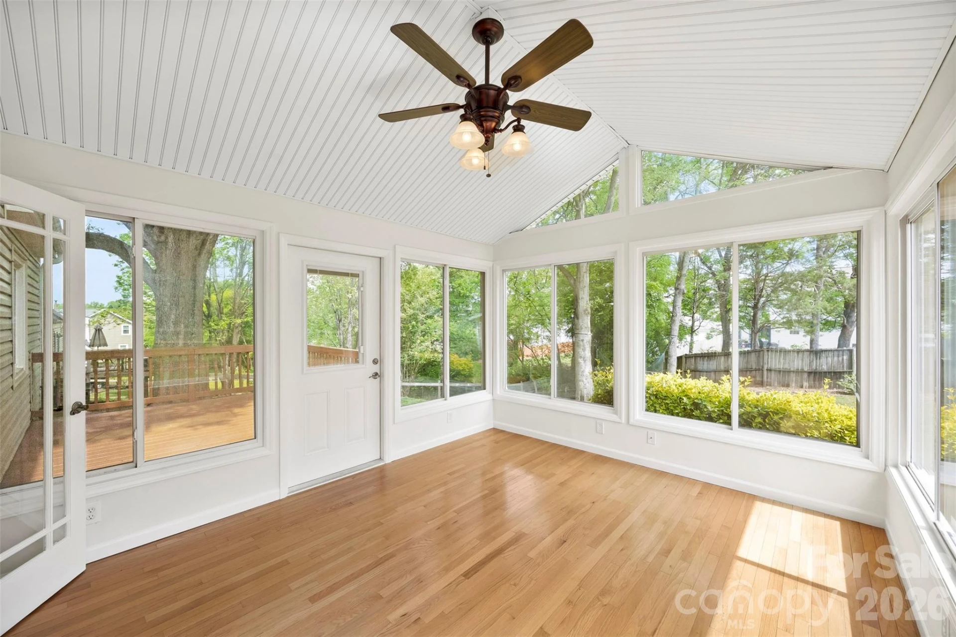 544 Garrison Court - Photo 13