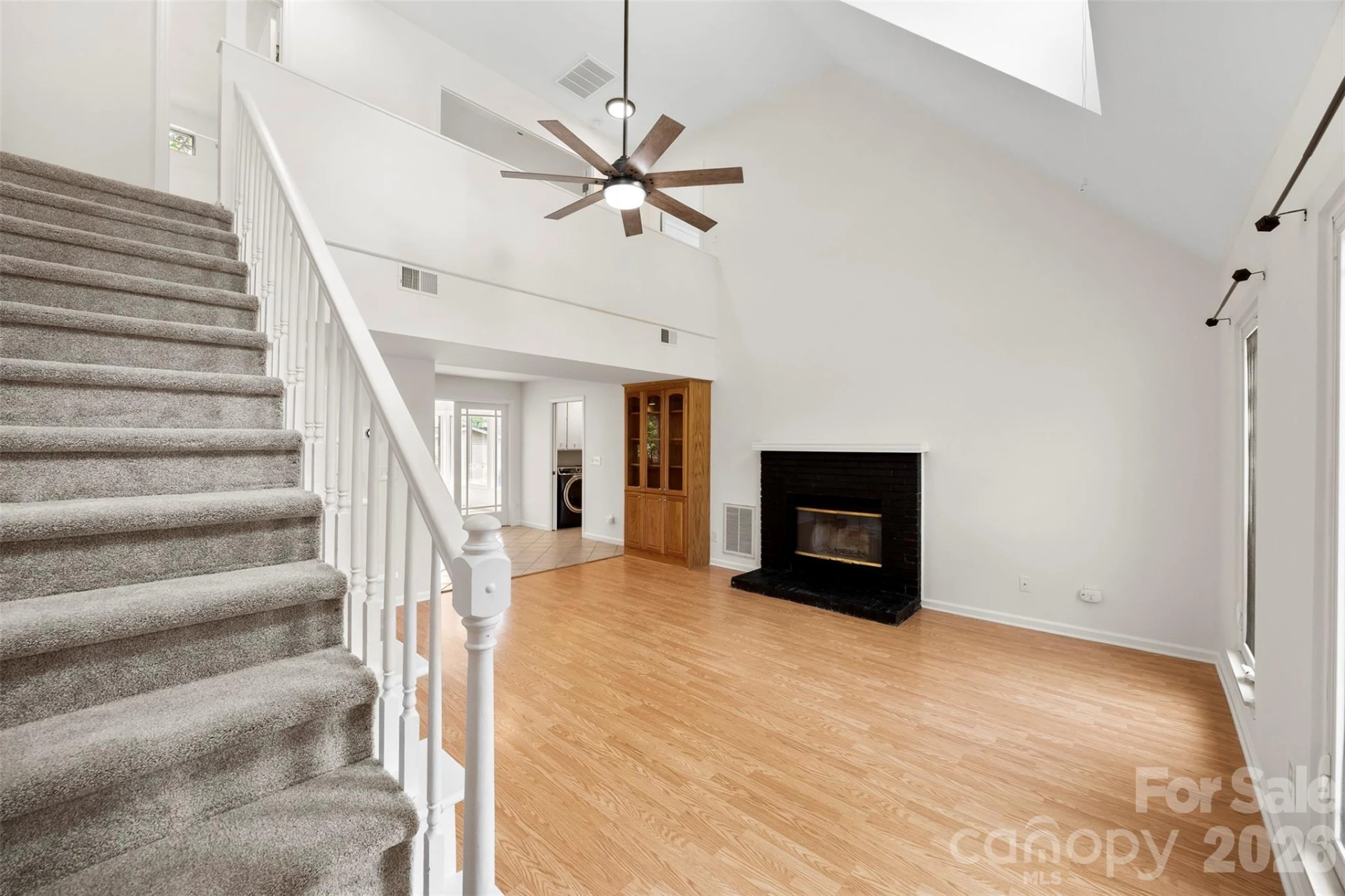 544 Garrison Court - Photo 4