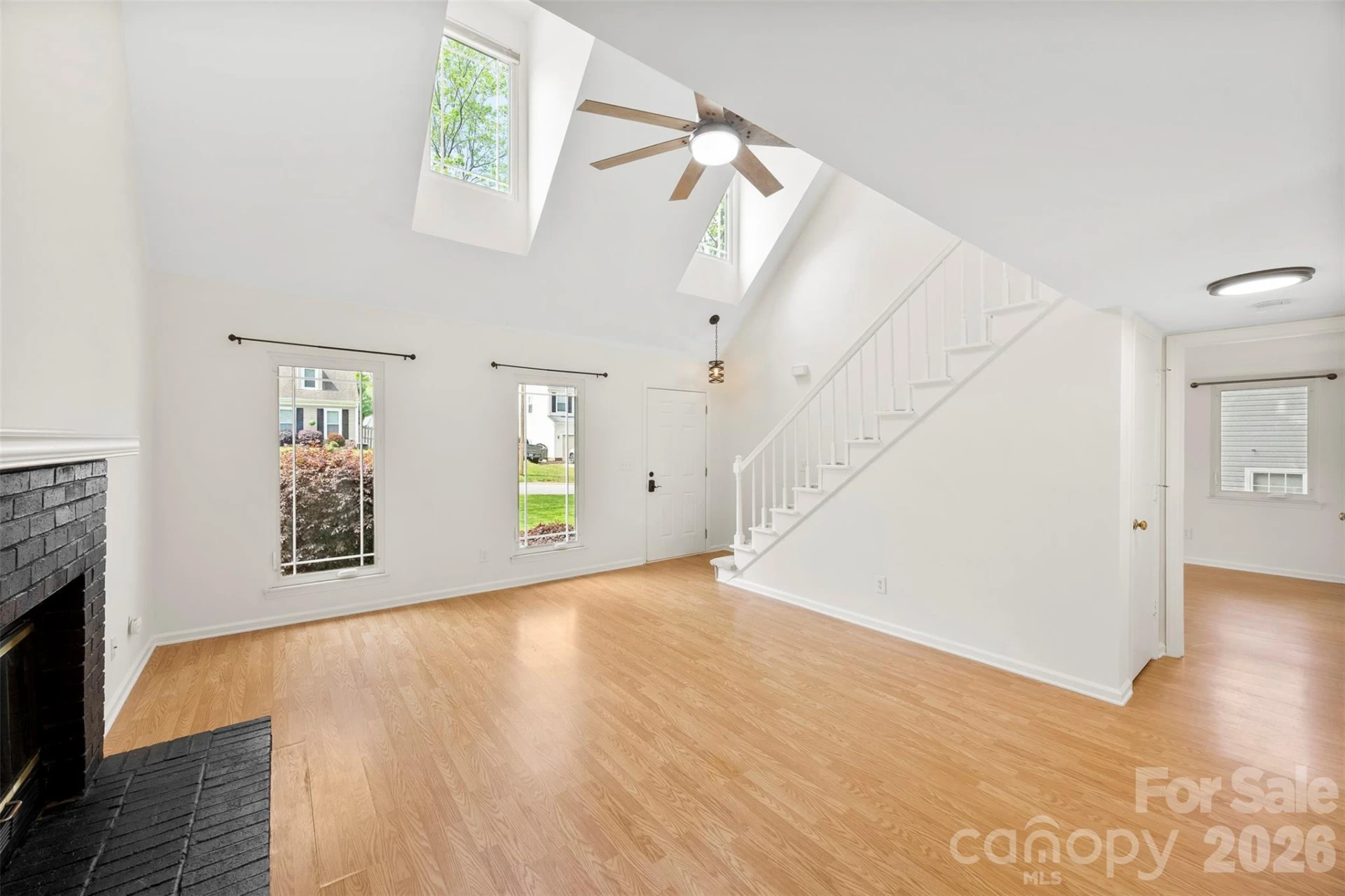 544 Garrison Court - Photo 6