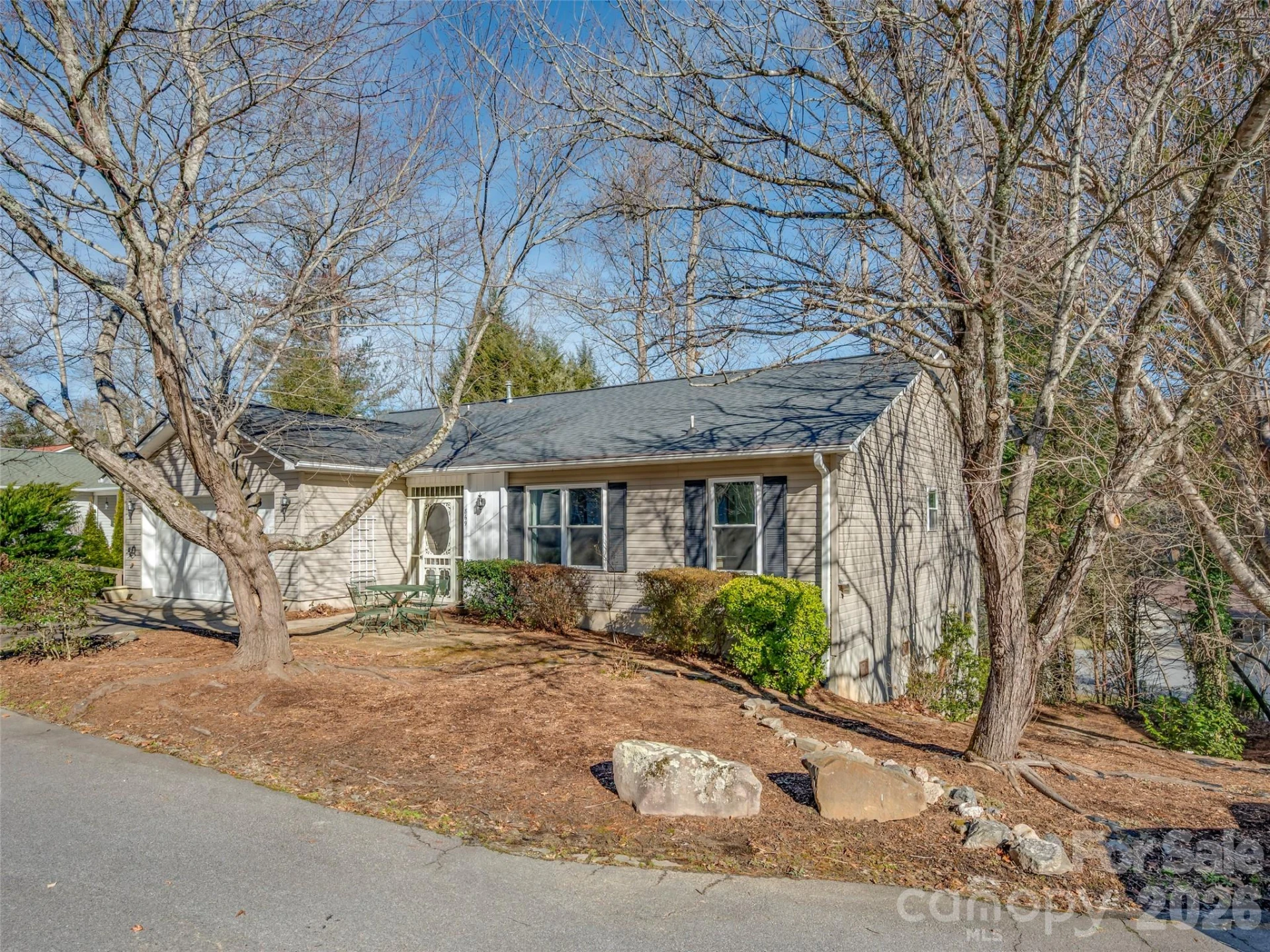 869 Sandburg Terrace - Photo 2